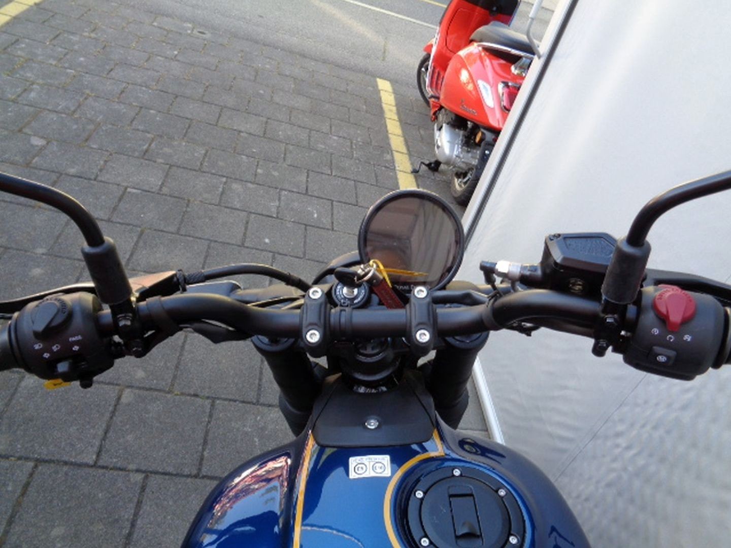 ROYAL ENFIELD GUERILLA 450-image-9