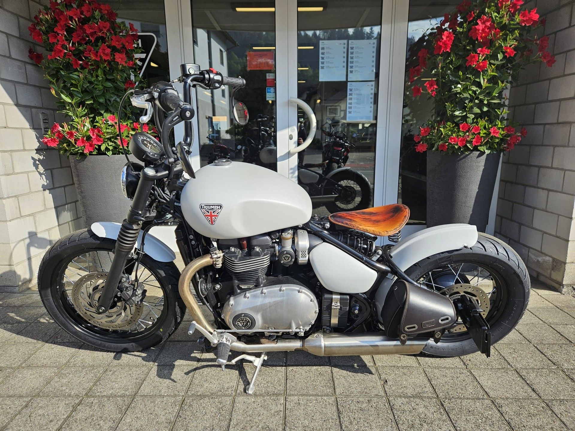 TRIUMPH Bonneville 1200 Bobber ABS-image-4