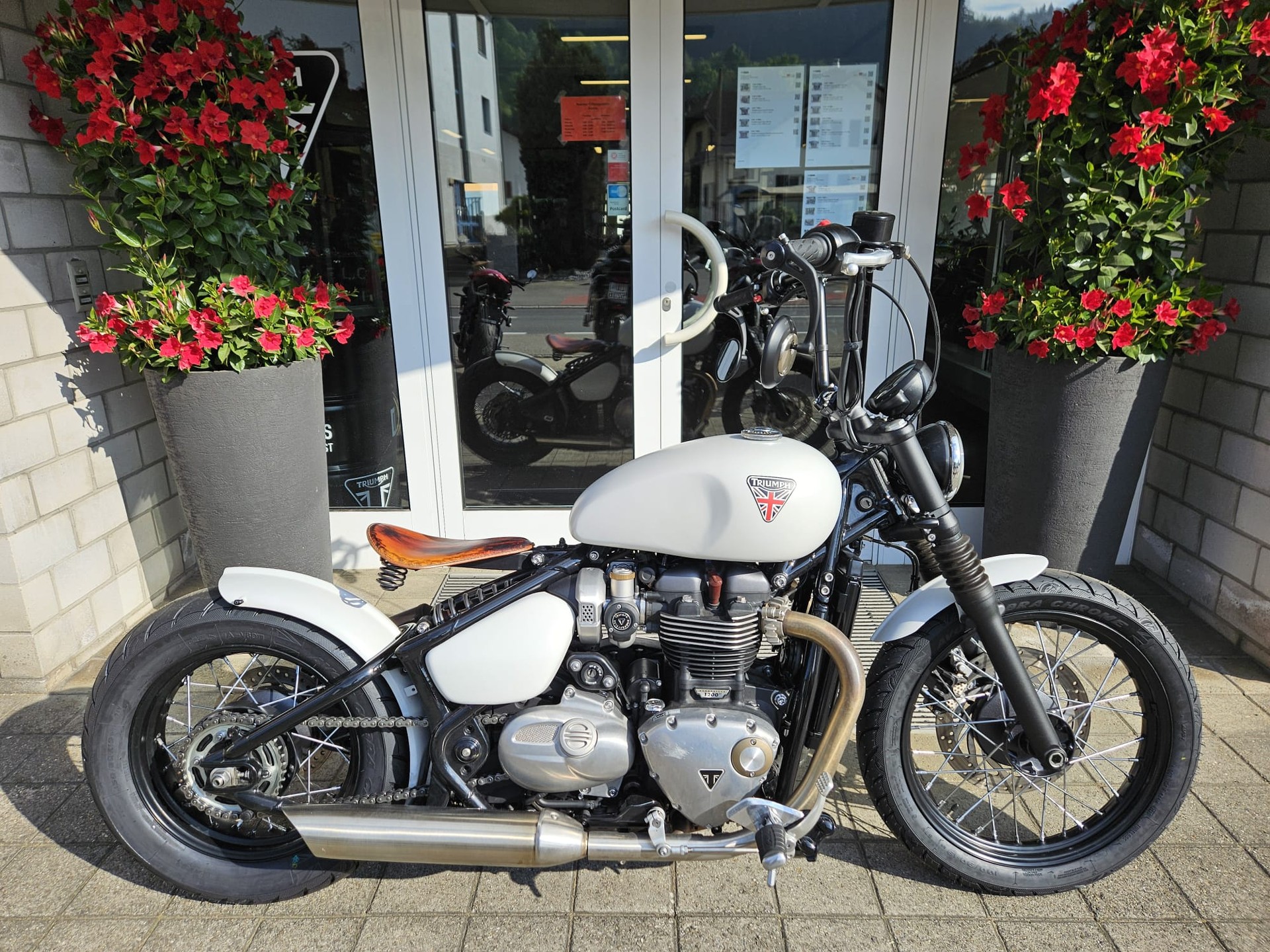 TRIUMPH Bonneville 1200 Bobber ABS-image-1