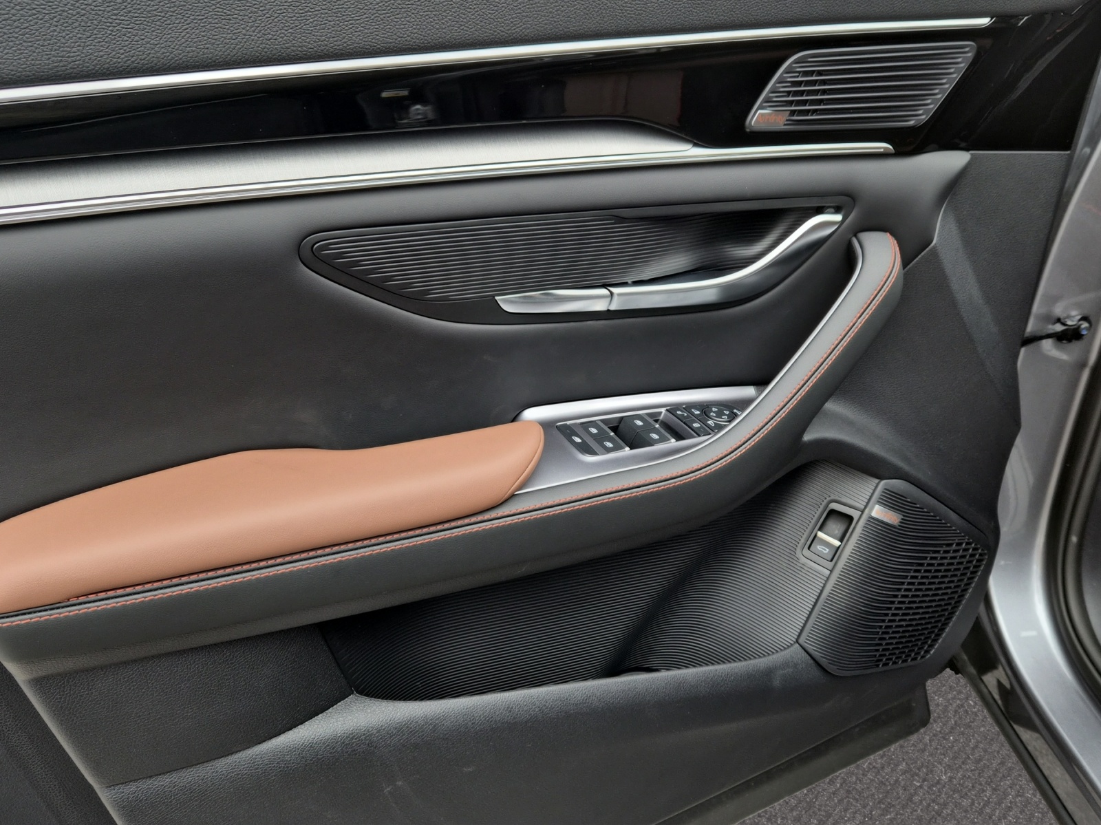 BYD Seal U DM-i Design AWD-image-8