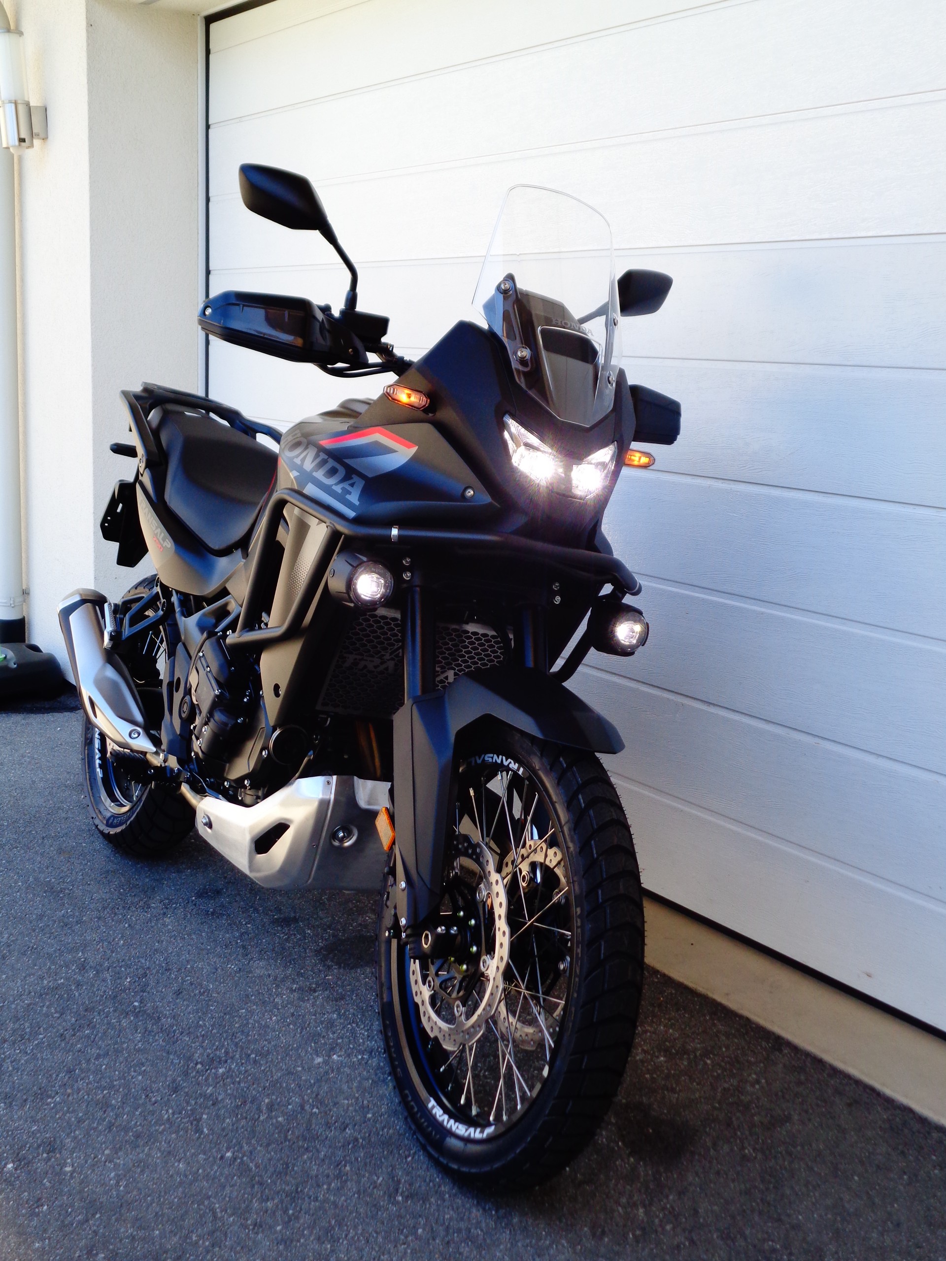 HONDA XL 750 Transalp E-Clutch-image-1