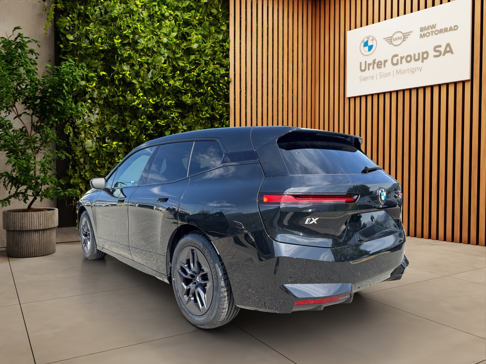 BMW iX xDrive60-showroom-element-2