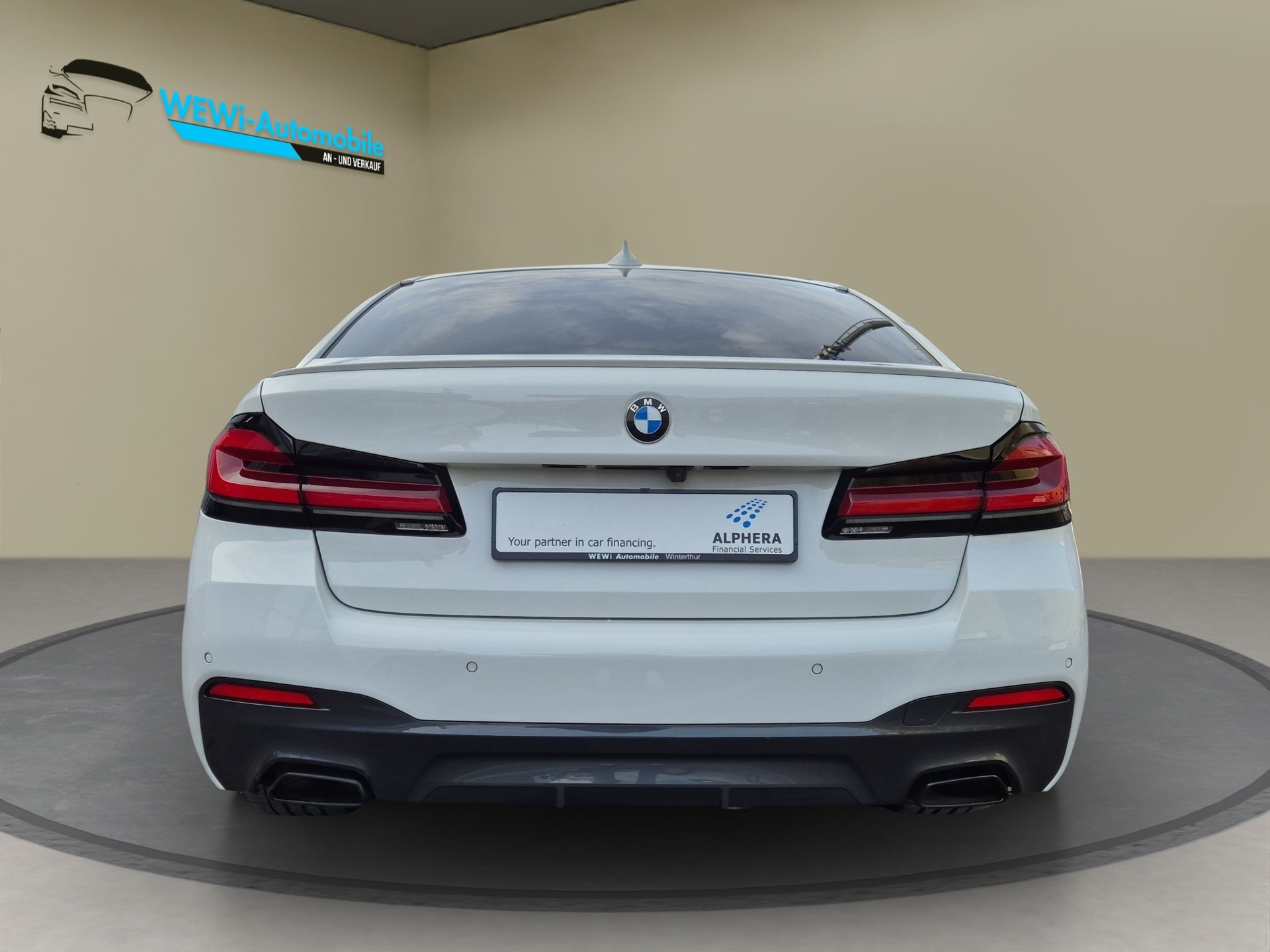 BMW 545e xDrive Pure M Sport Steptronic-image-5