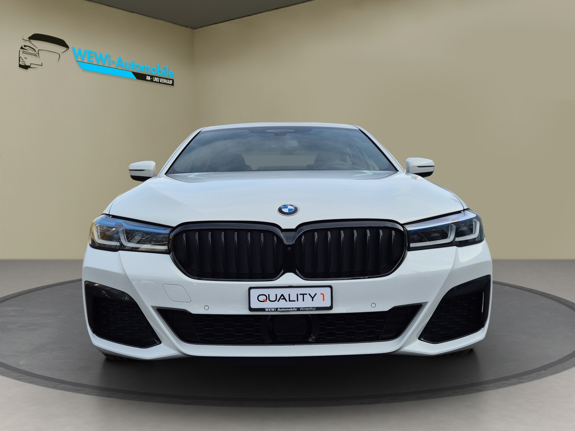BMW 545e xDrive Pure M Sport Steptronic-showroom-element-1