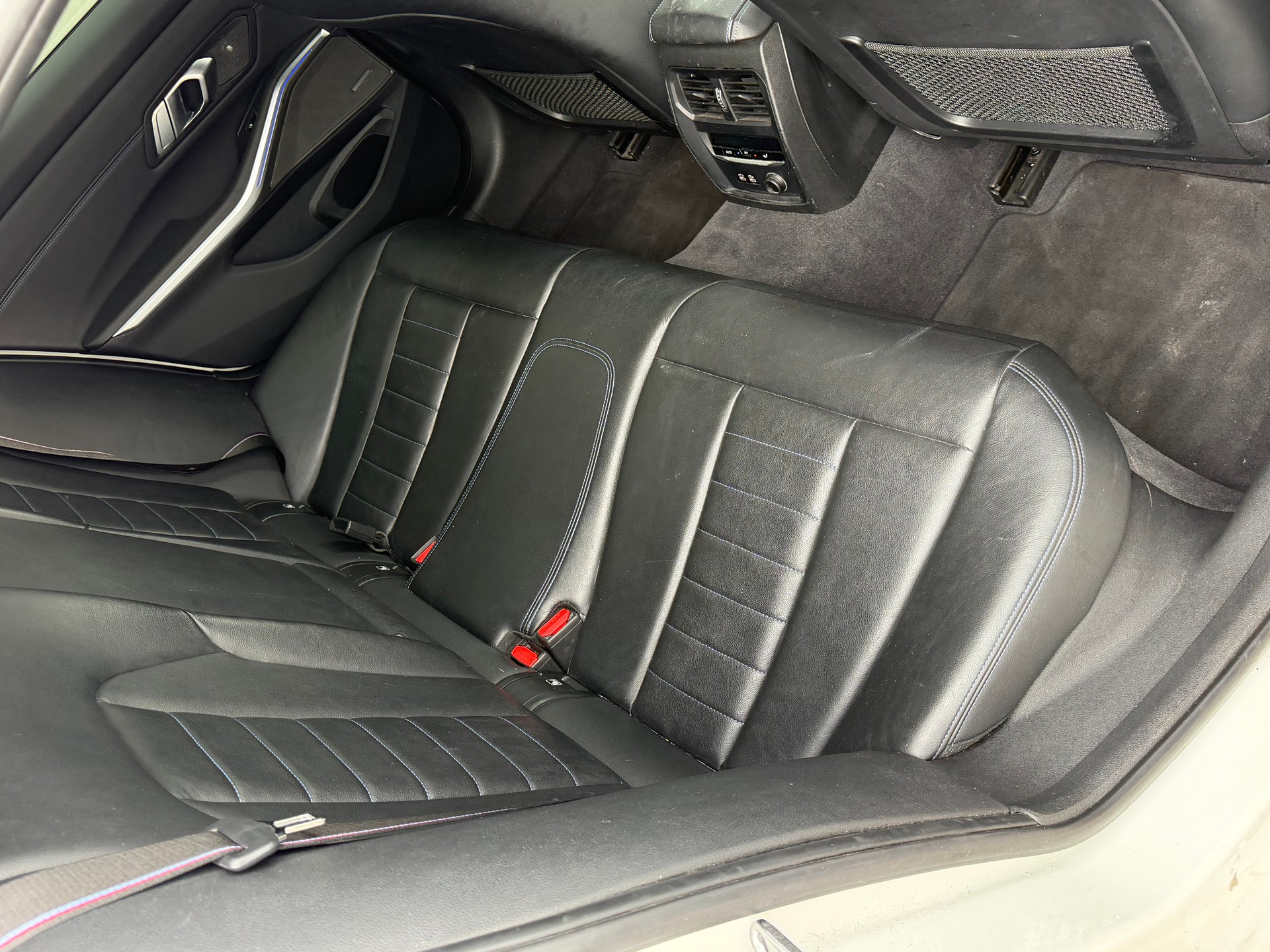 BMW 320d xDrive M Sport Steptronic-image-10