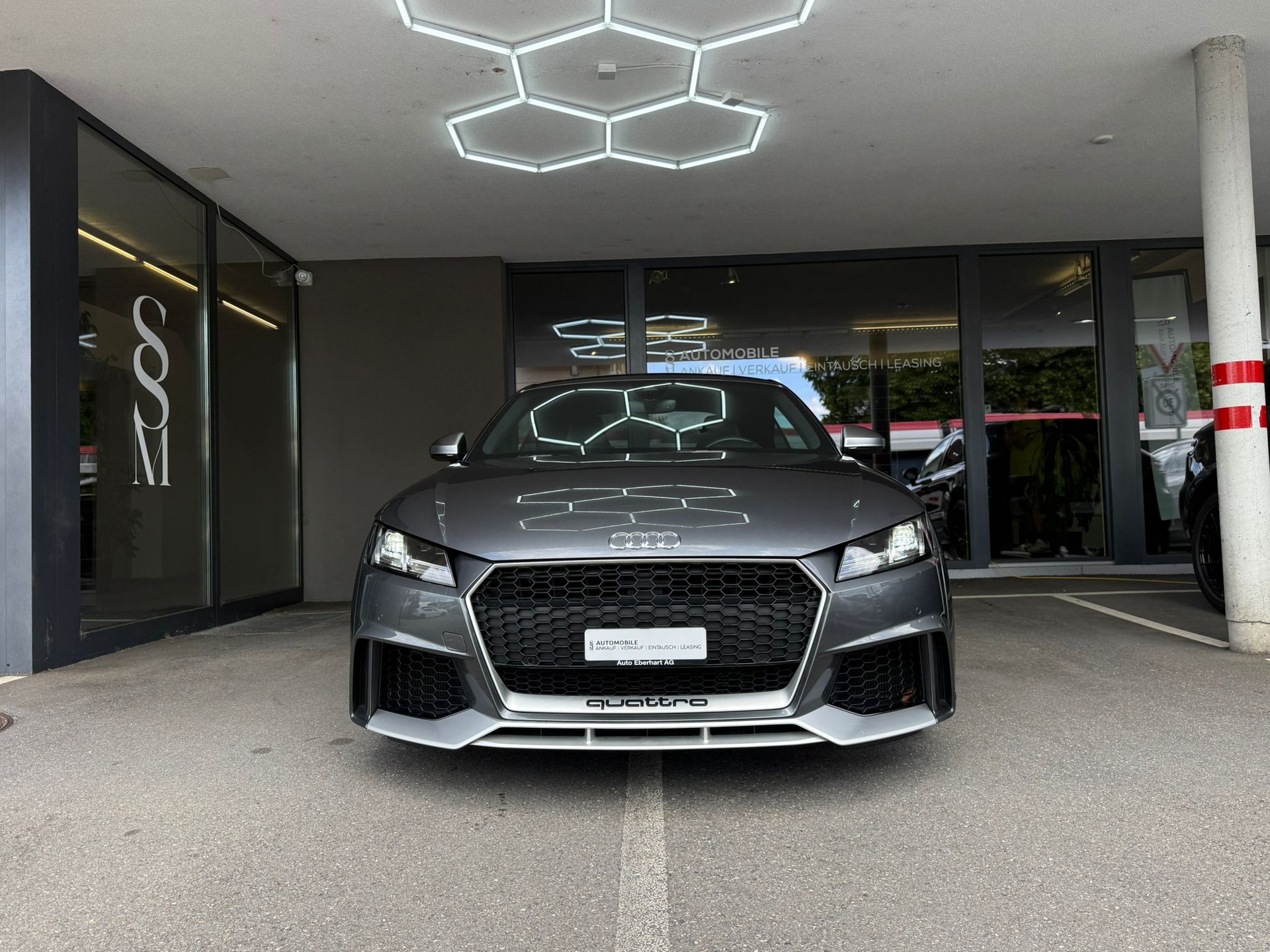 AUDI TT RS Coupé *Bang & Olufsen* *Rückfahrkamera* *CH-Fahrzeug* 2.5 TFSI quattro S-tronic-image-1
