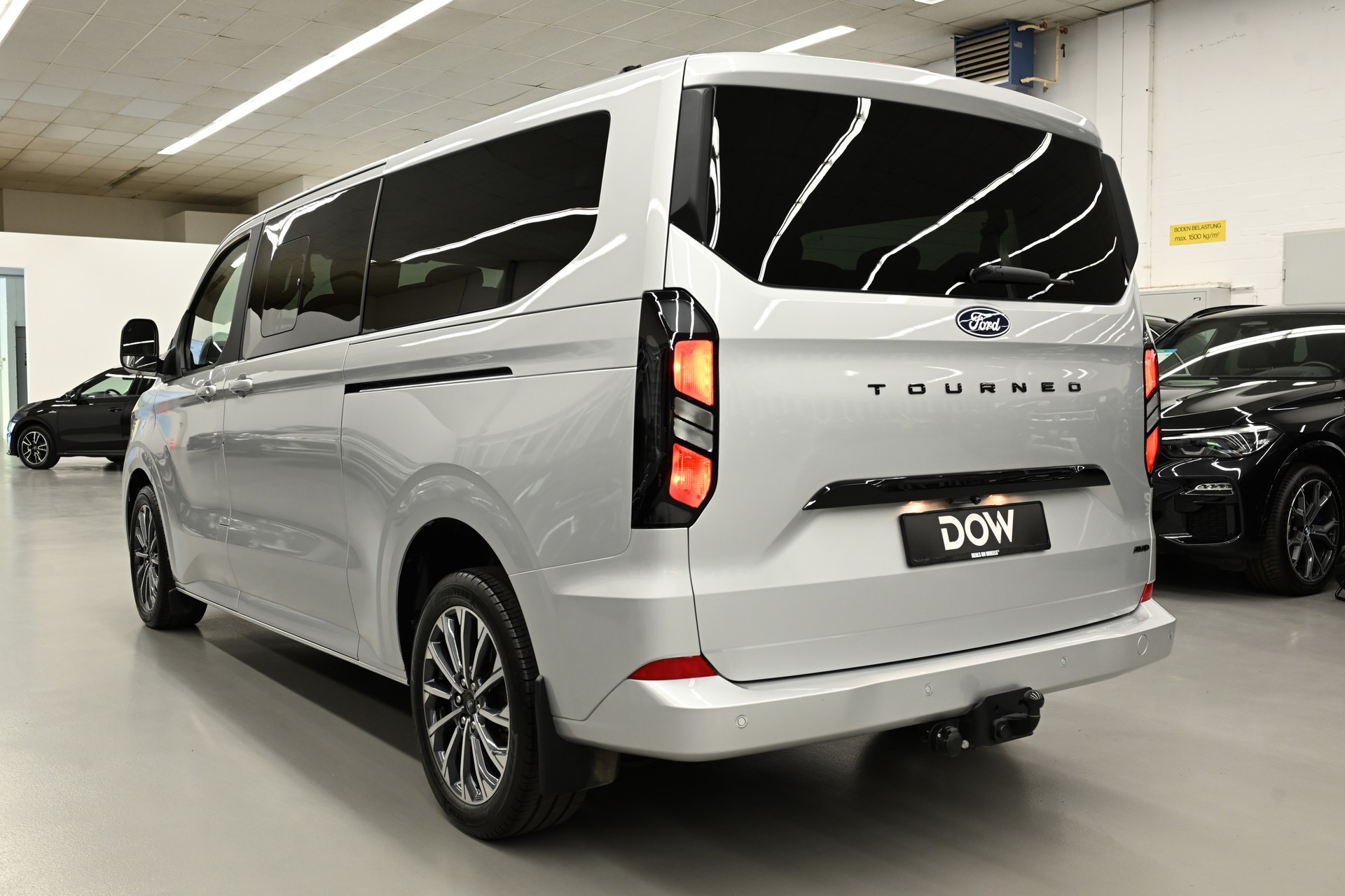 FORD Tourneo Custom 320 L2 2.0 EcoBlue 170 Titanium X 4x4-showroom-element-3