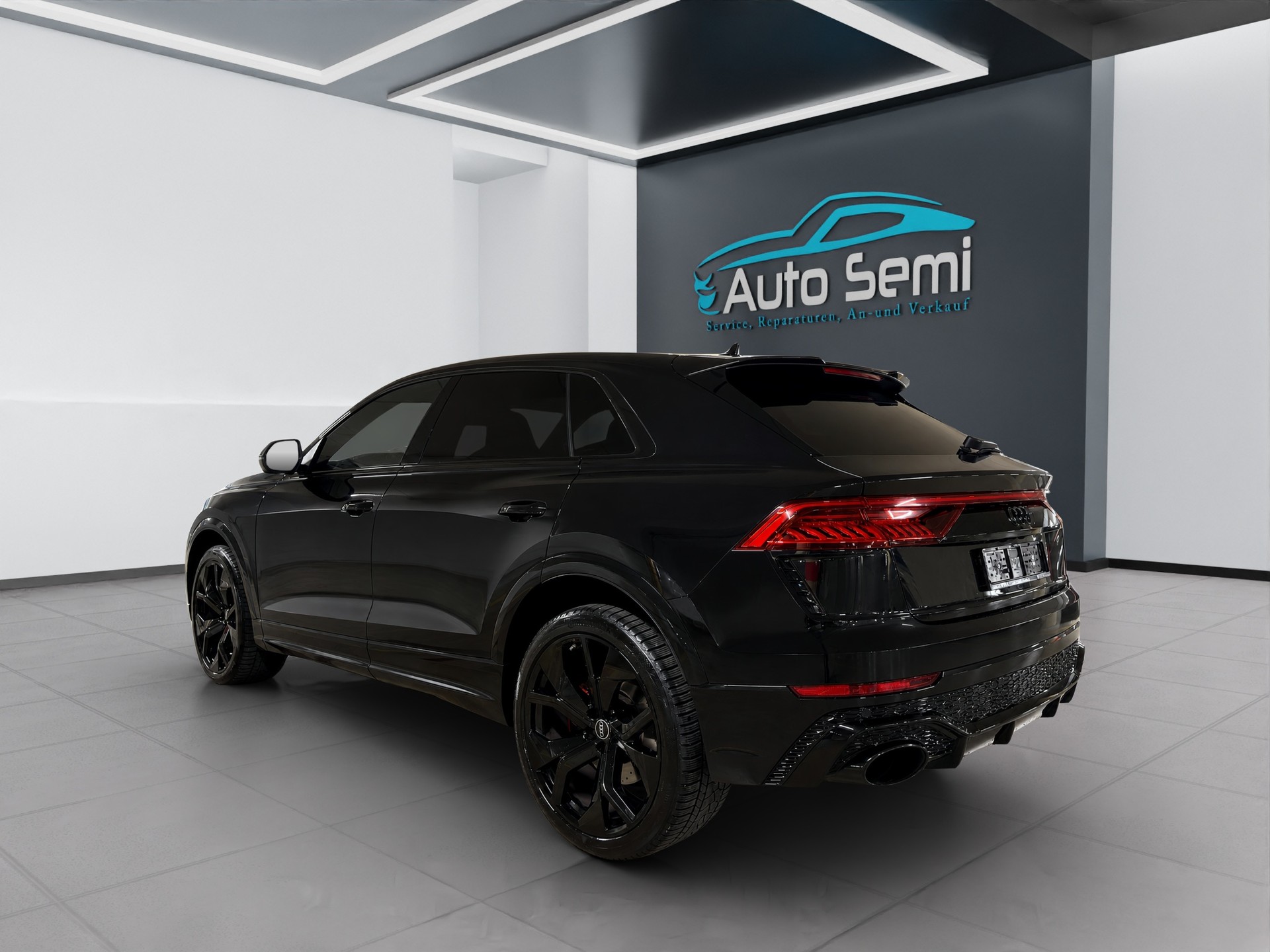 AUDI RSQ8 quattro tiptronic-showroom-element-2