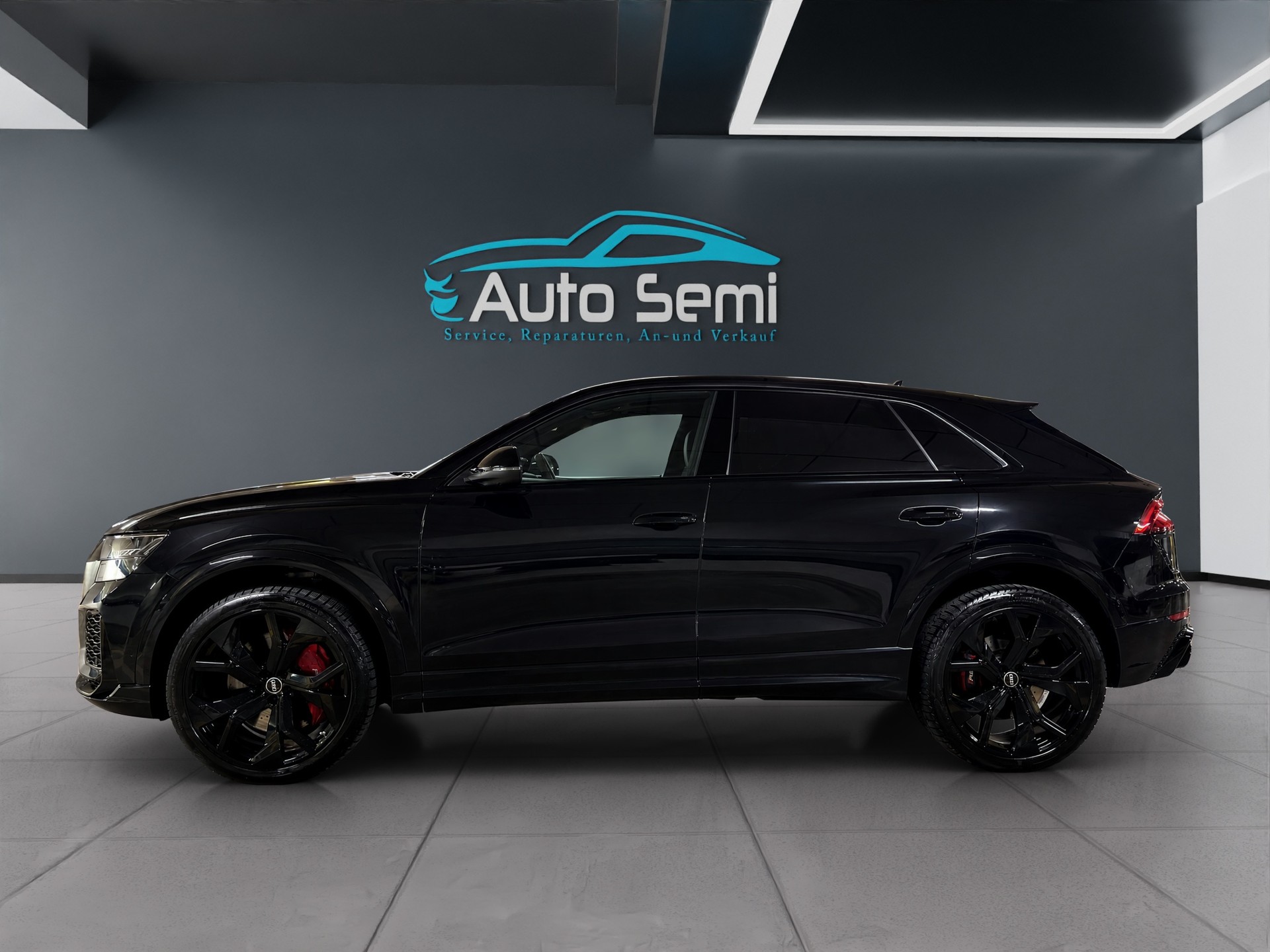 AUDI RSQ8 quattro tiptronic-showroom-element-1