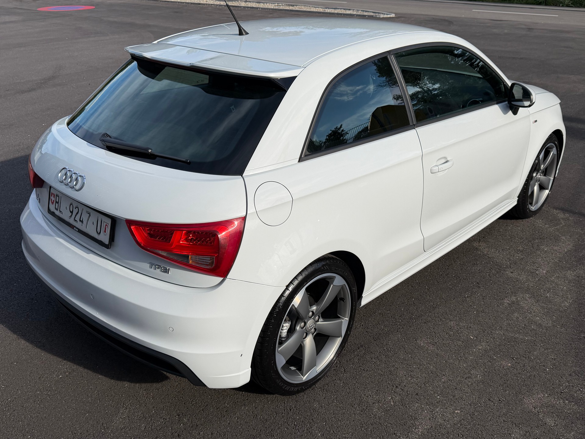 AUDI A1 Sport 1.4 TFSI Ambition S-tronic-showroom-element-2