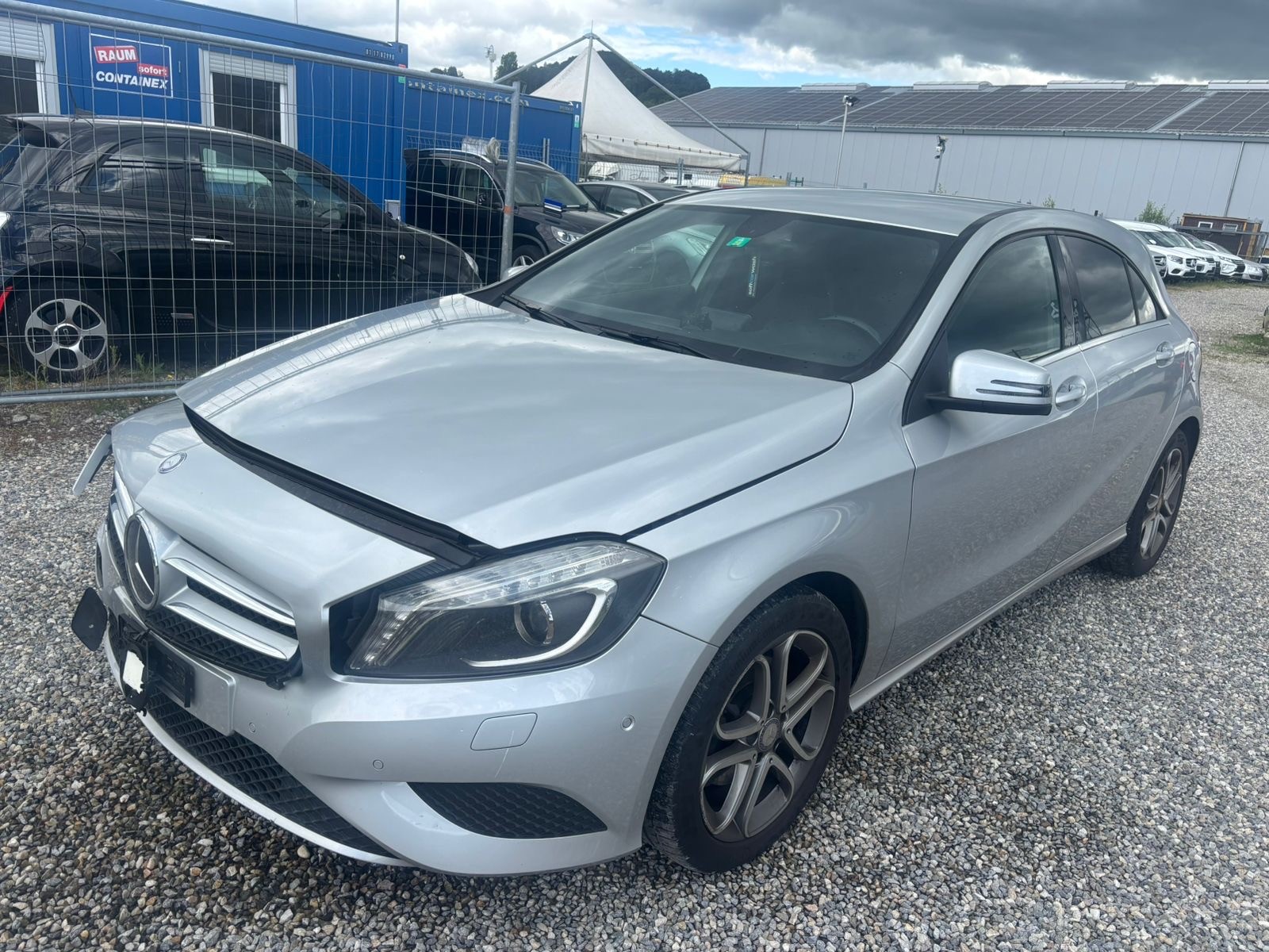 MERCEDES-BENZ A 180