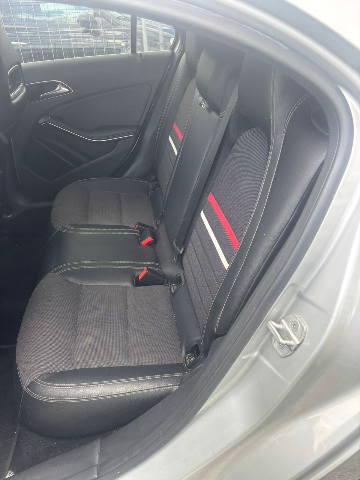 MERCEDES-BENZ A 180-image-10