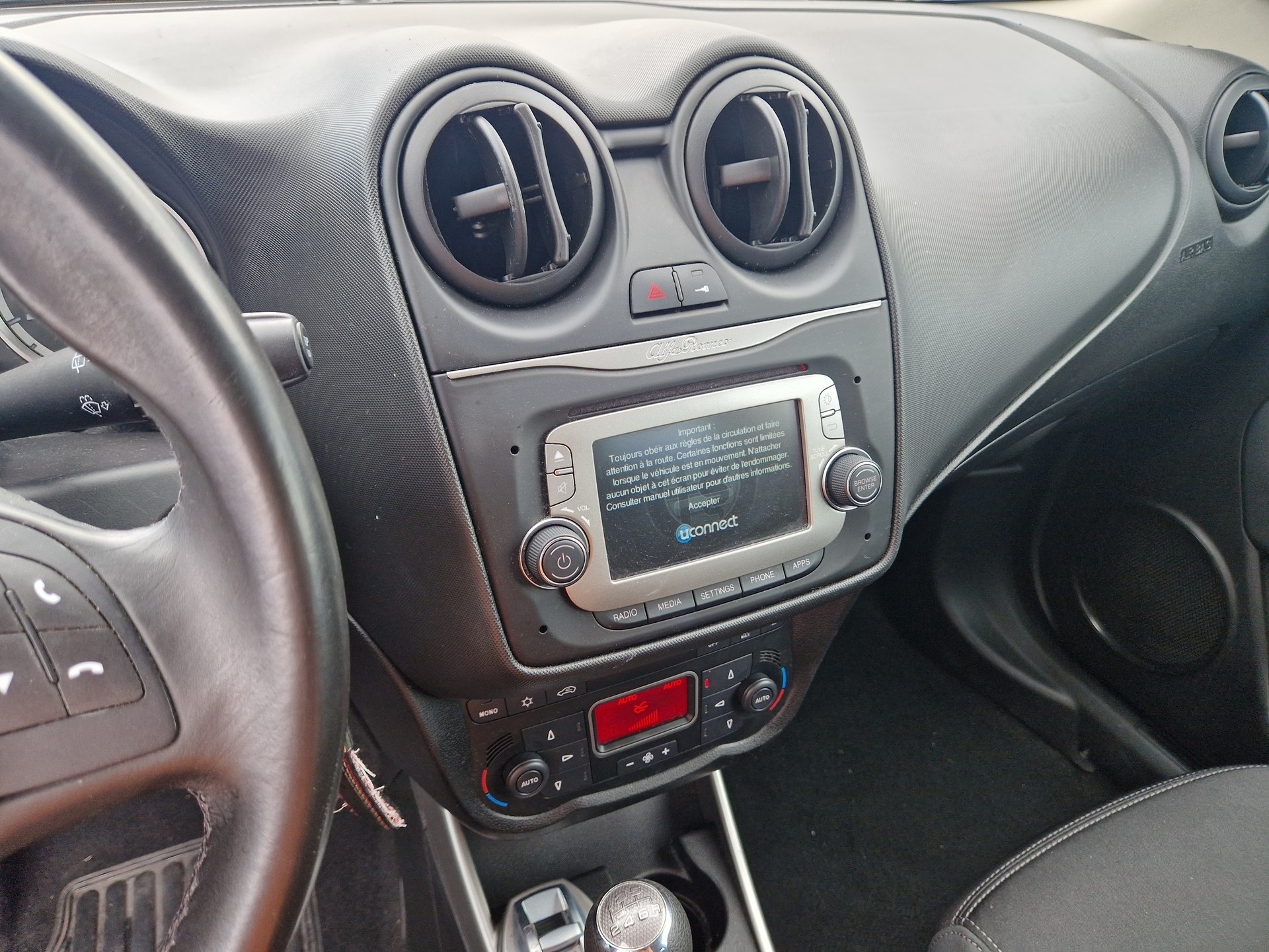 ALFA ROMEO MiTo 0.9 TwinAir Turbo Racer-image-8