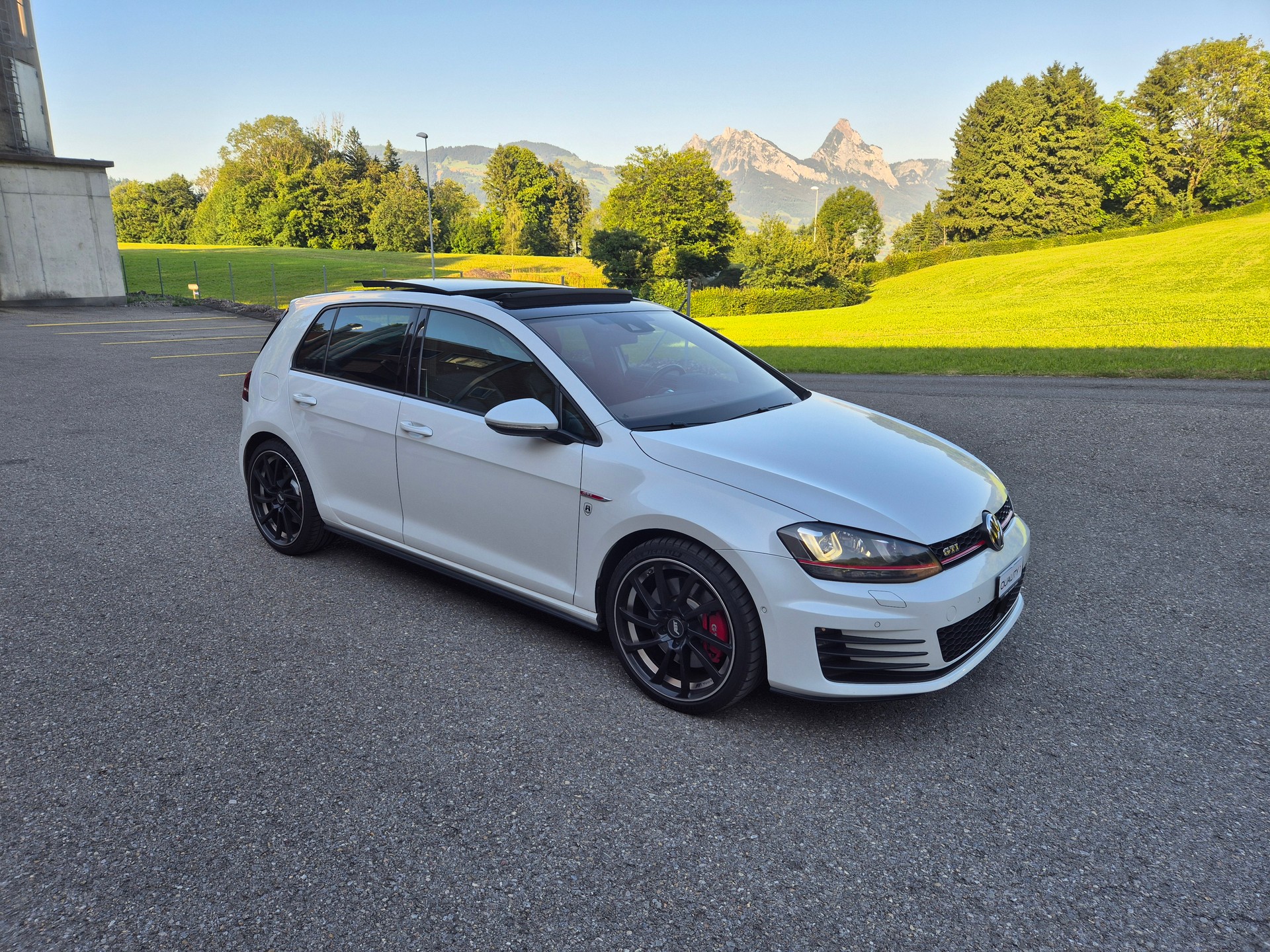 VW Golf 2.0 TSI GTI Performance DSG-image-5