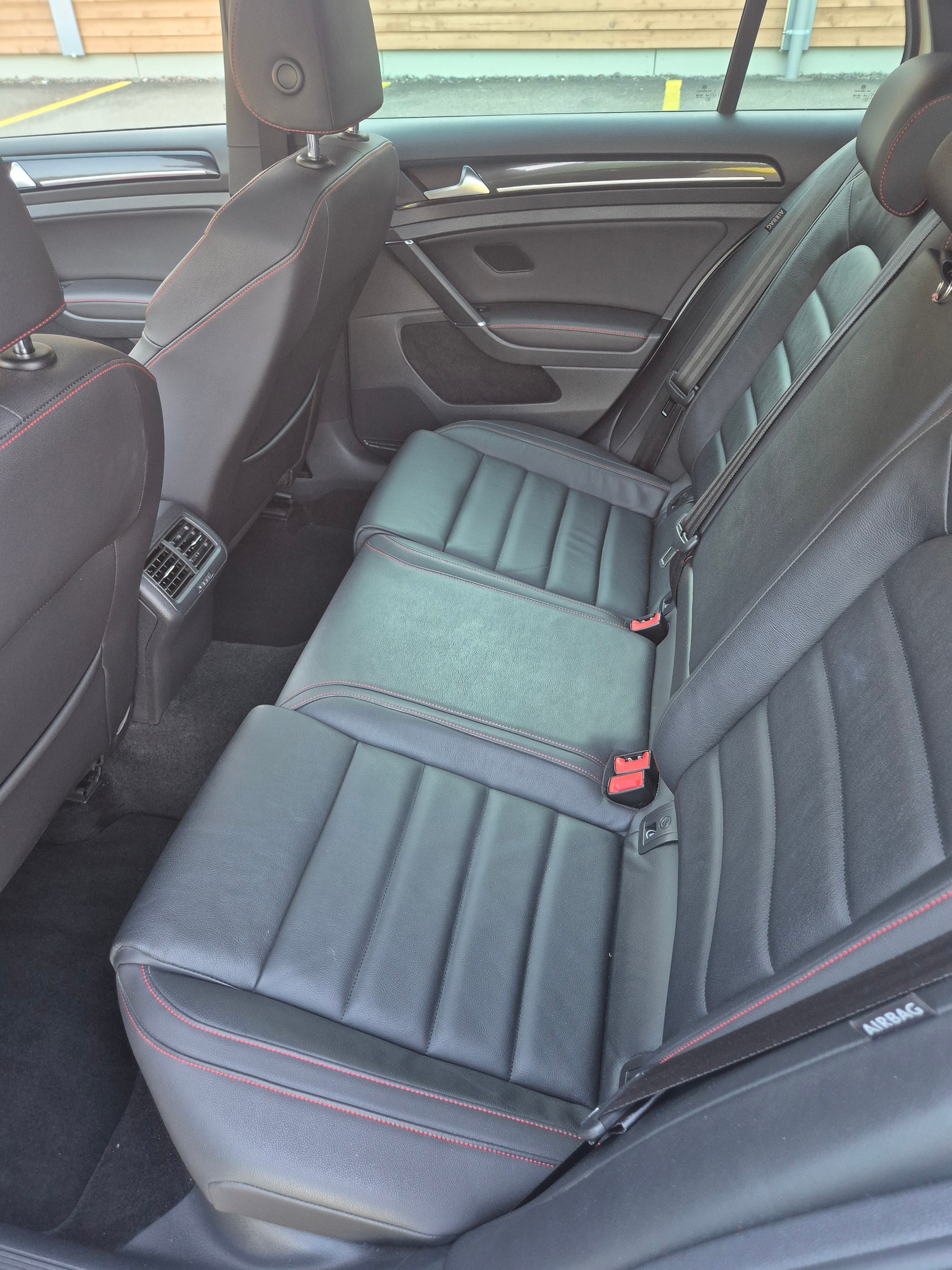 VW Golf 2.0 TSI GTI Performance DSG-image-10