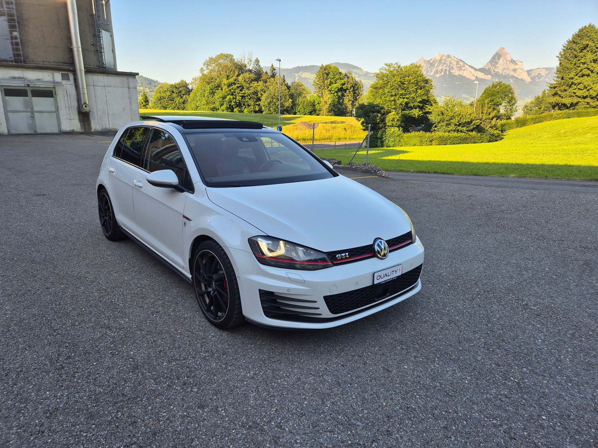 VW Golf 2.0 TSI GTI Performance DSG-image-4