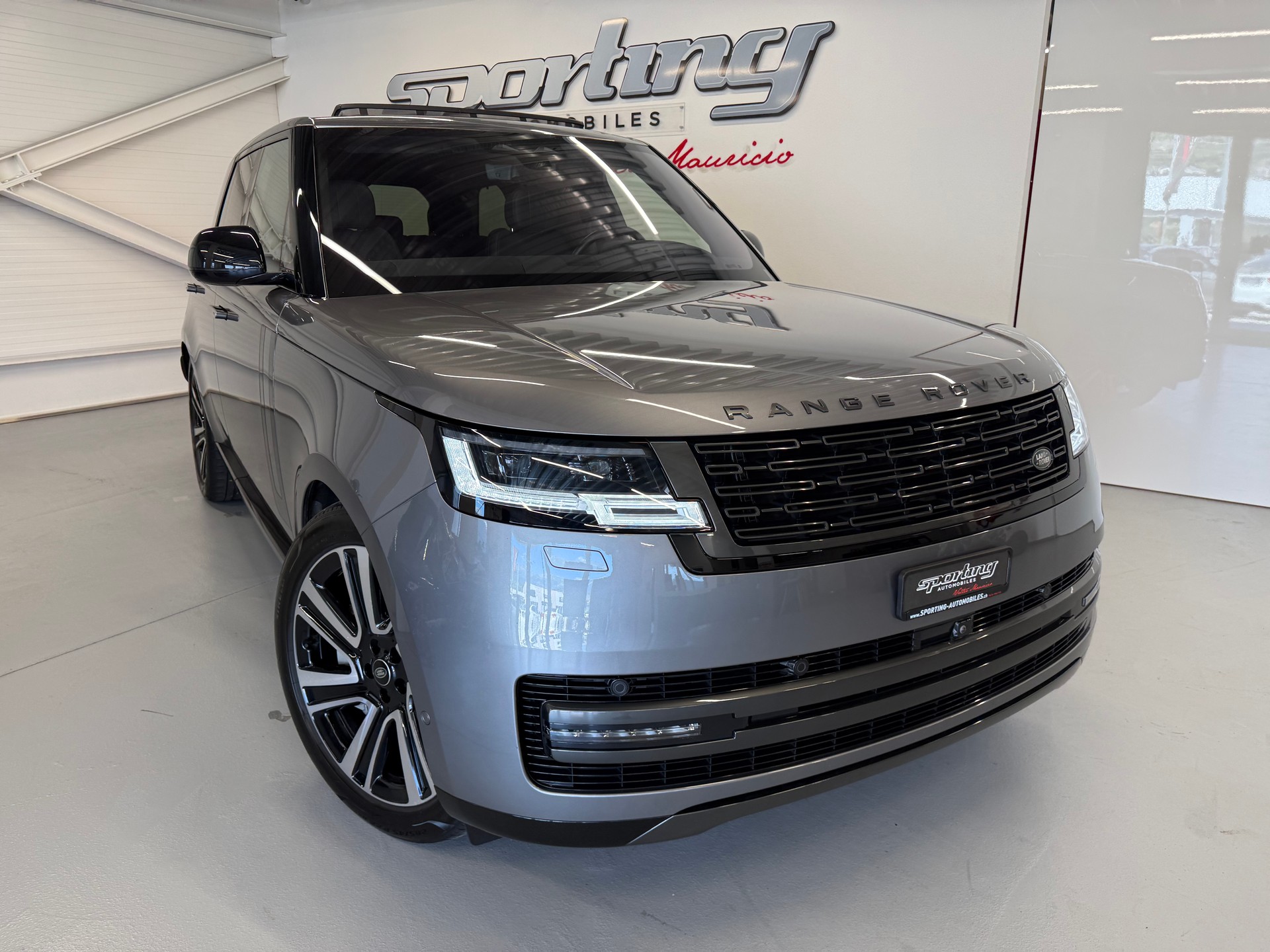 LAND ROVER Range Rover P510e Si6 PHEV HSE Automatic-showroom-element-1