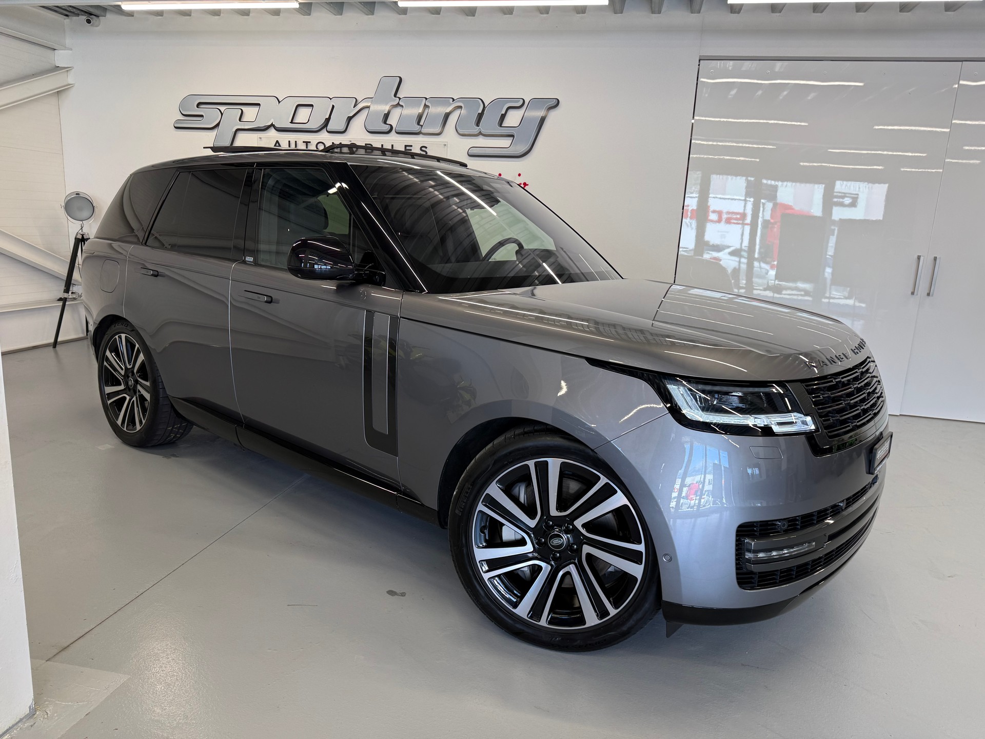 LAND ROVER Range Rover P510e Si6 PHEV HSE Automatic-showroom-element-2