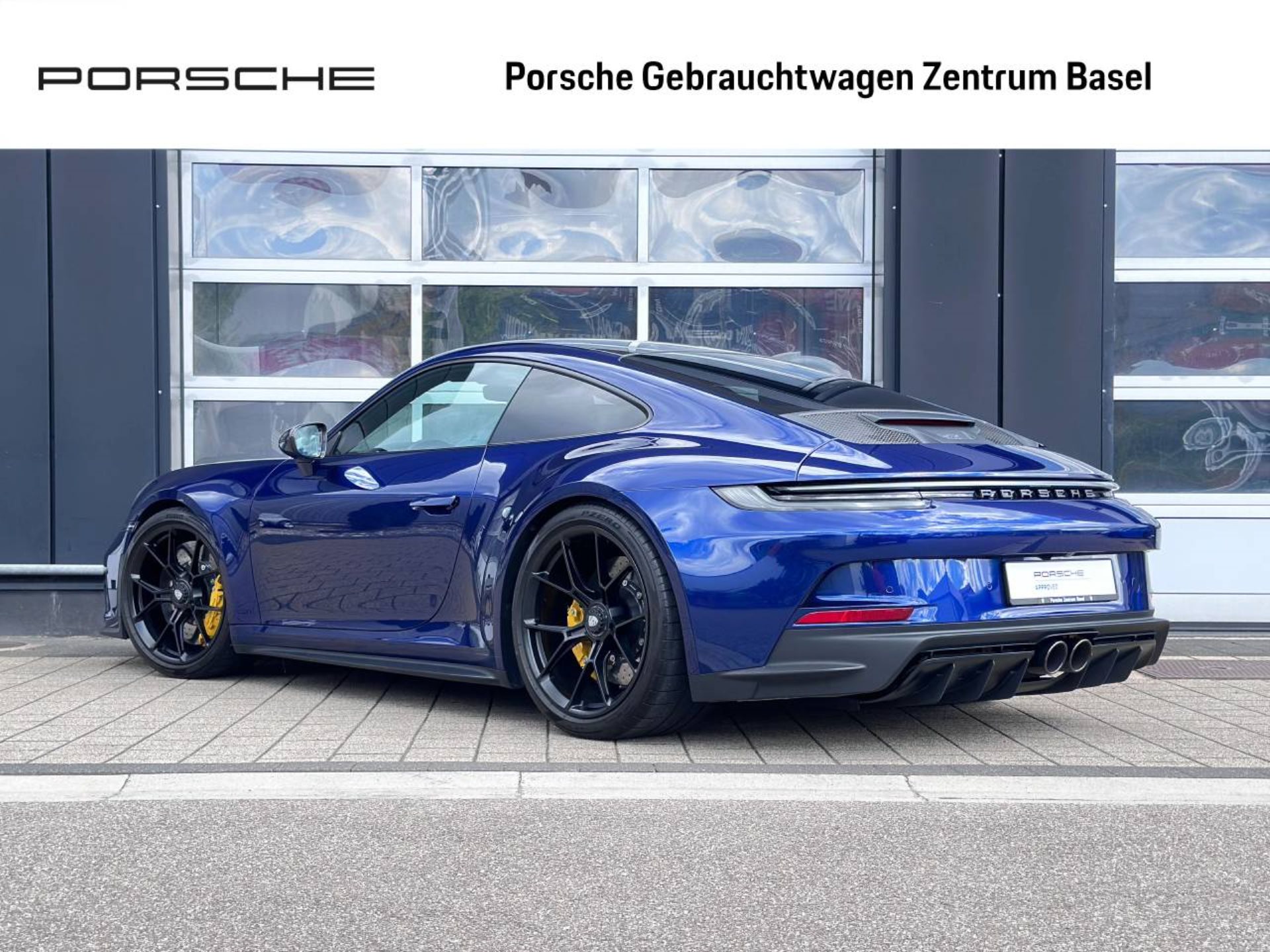 PORSCHE 911 GT3 mit Touring-Paket-showroom-element-2