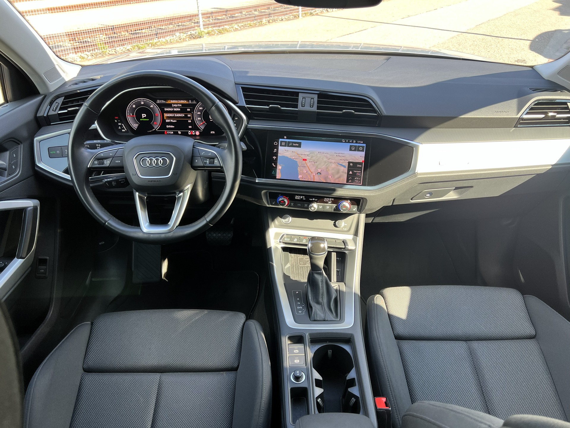 AUDI Q3 40 TDI advanced Attraction quattro S-tronic-image-24