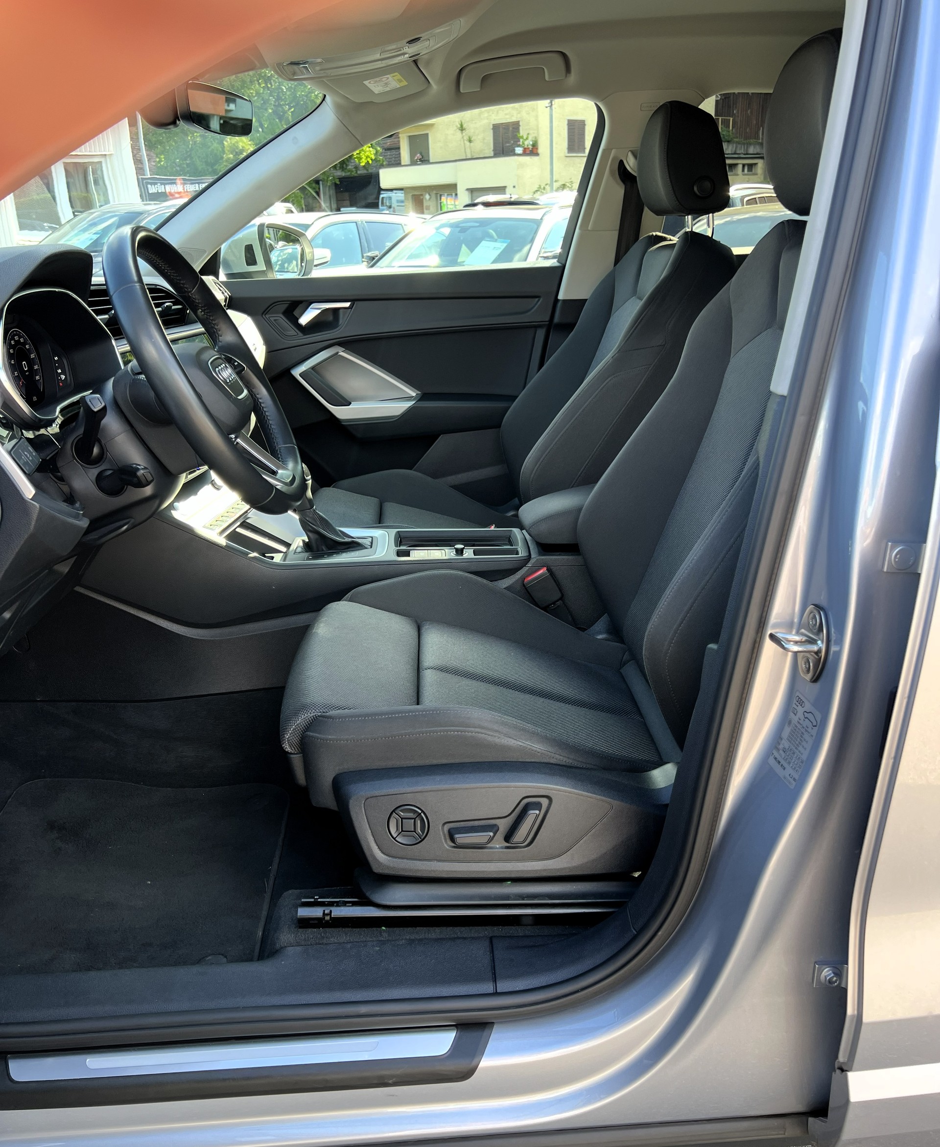 AUDI Q3 40 TDI advanced Attraction quattro S-tronic-image-18