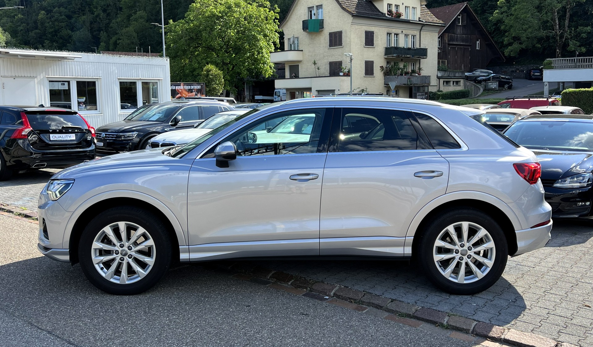 AUDI Q3 40 TDI advanced Attraction quattro S-tronic-showroom-element-1