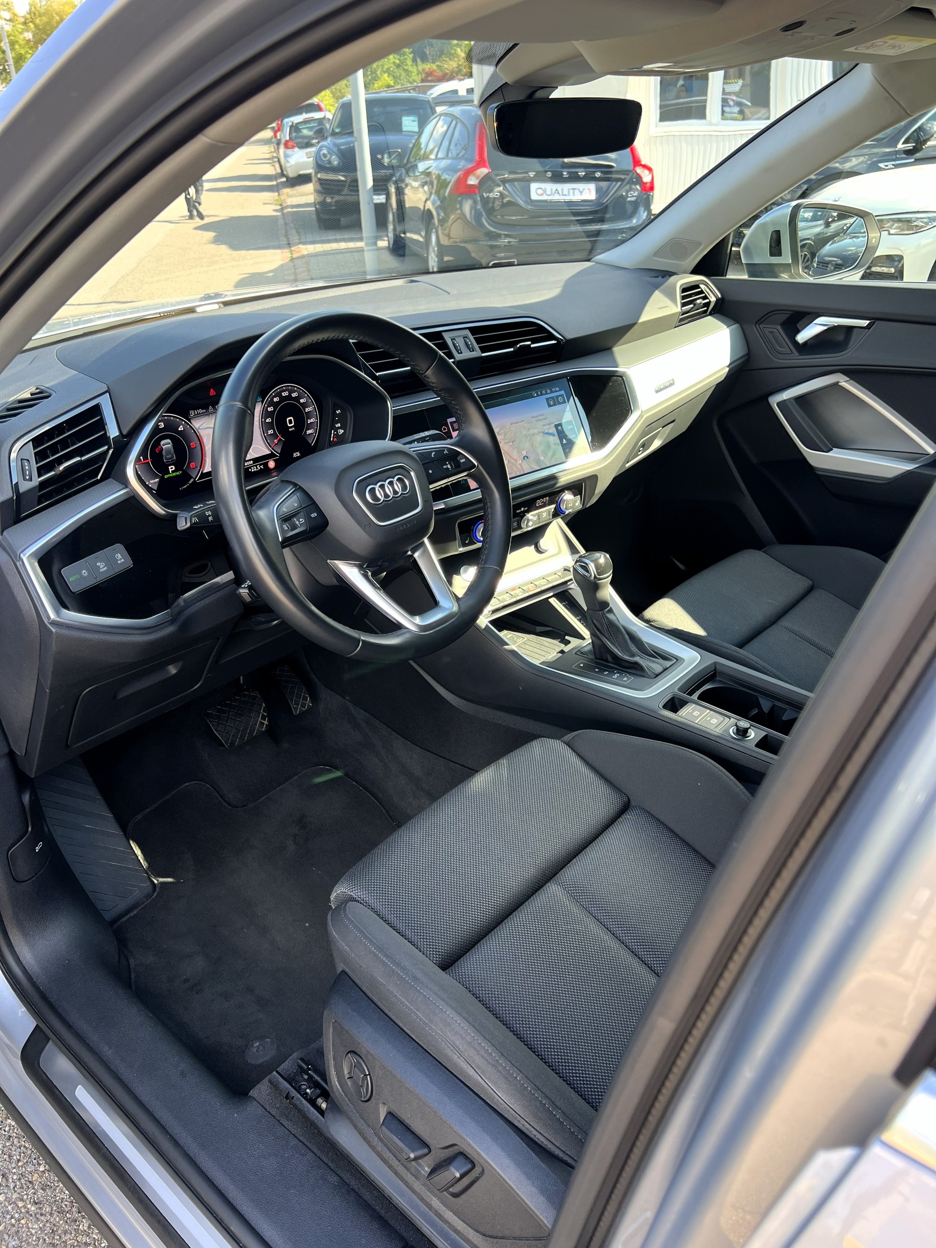 AUDI Q3 40 TDI advanced Attraction quattro S-tronic-image-16