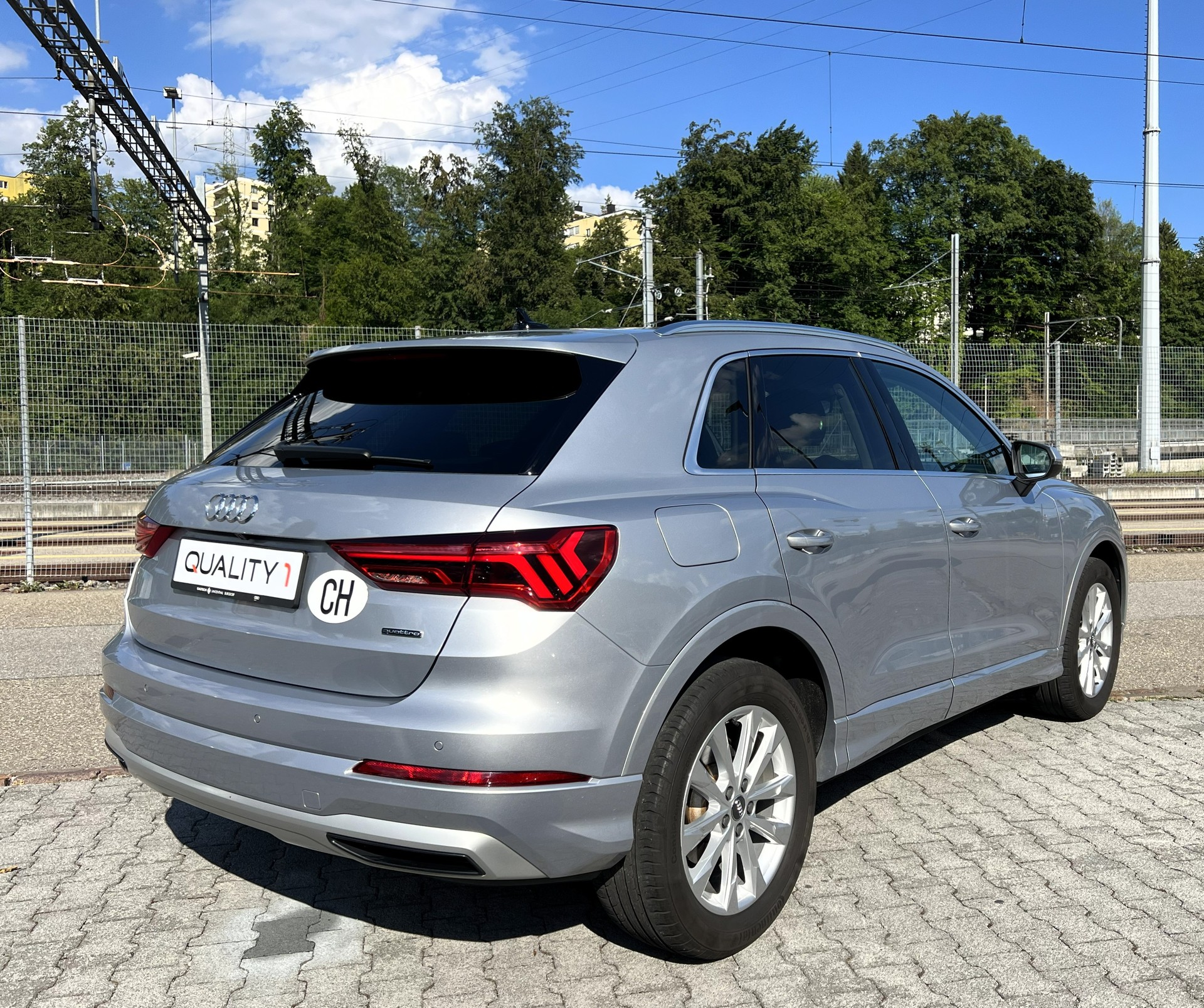 AUDI Q3 40 TDI advanced Attraction quattro S-tronic-image-4