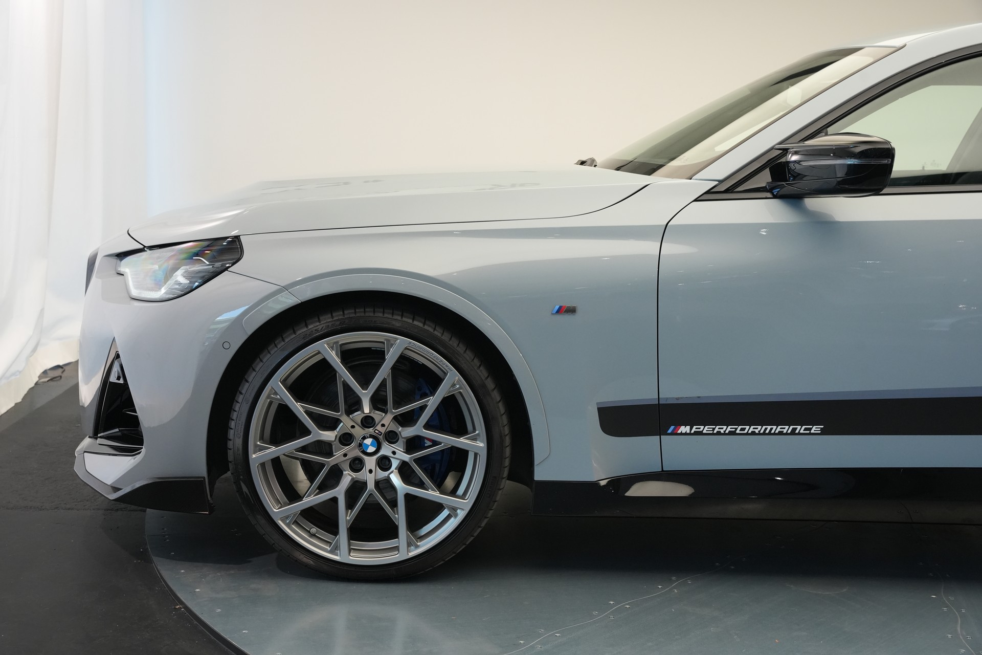 BMW M240i xDrive Steptronic *M Performance Kit* *Carbon*-image-37