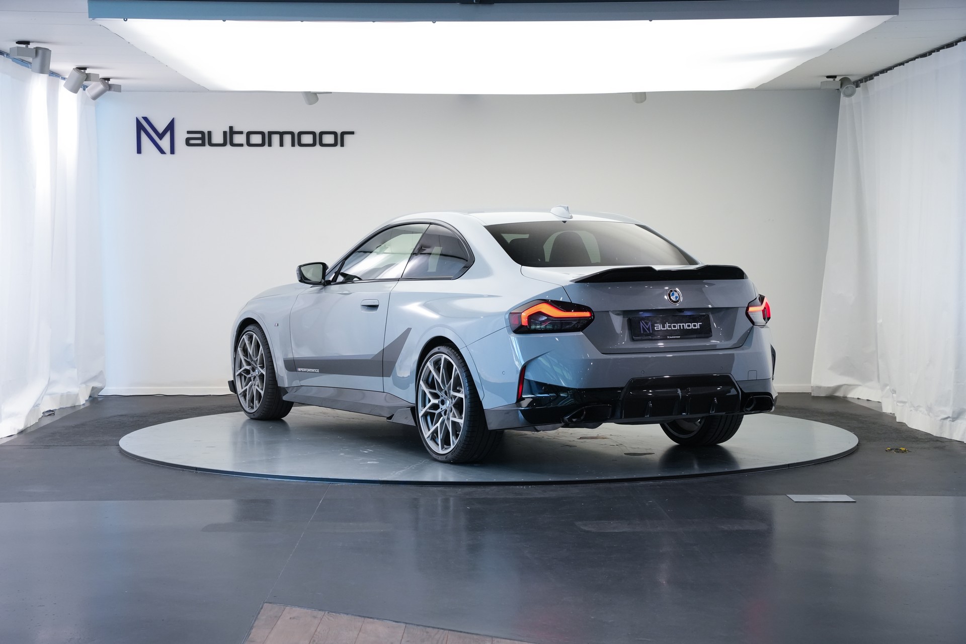 BMW M240i xDrive Steptronic *M Performance Kit* *Carbon*-image-6