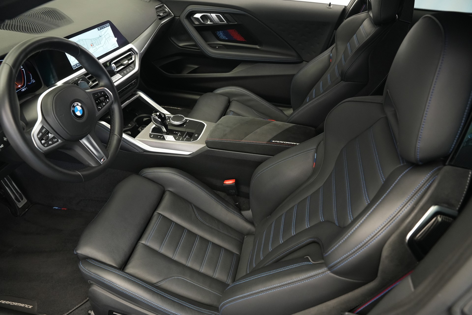 BMW M240i xDrive Steptronic *M Performance Kit* *Carbon*-image-9