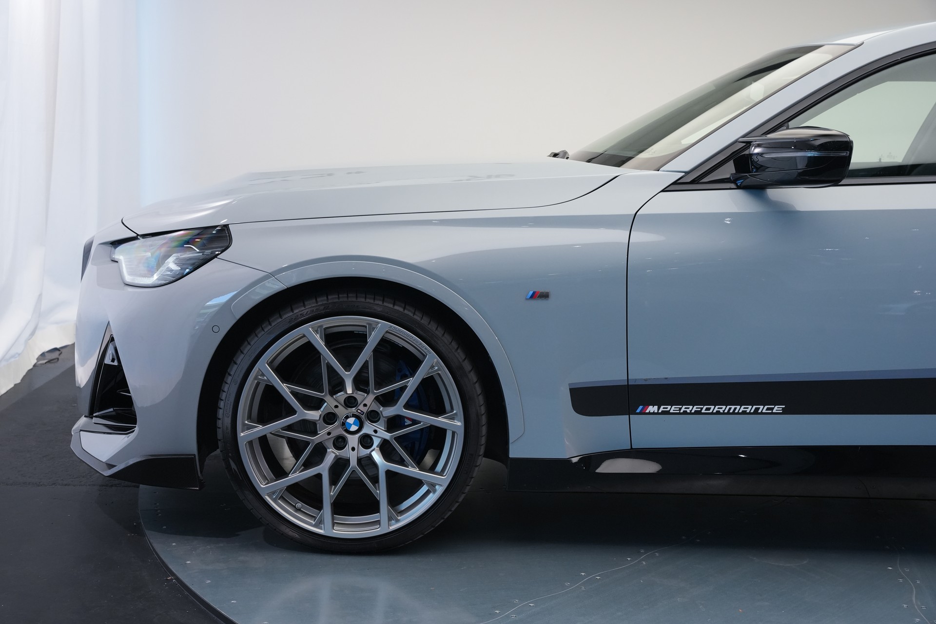 BMW M240i xDrive Steptronic *M Performance Kit* *Carbon*-image-40