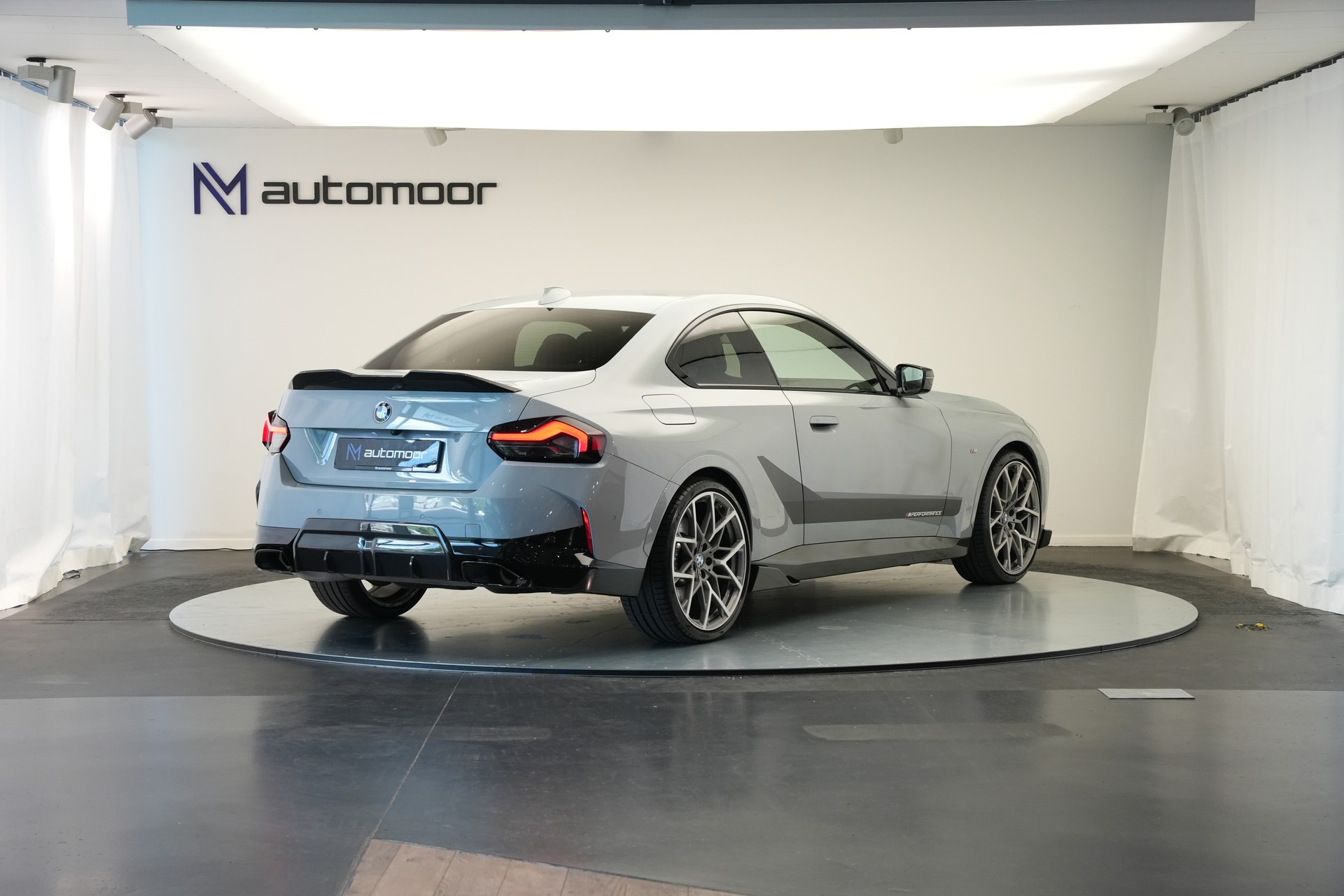 BMW M240i xDrive Steptronic *M Performance Kit* *Carbon*-image-4