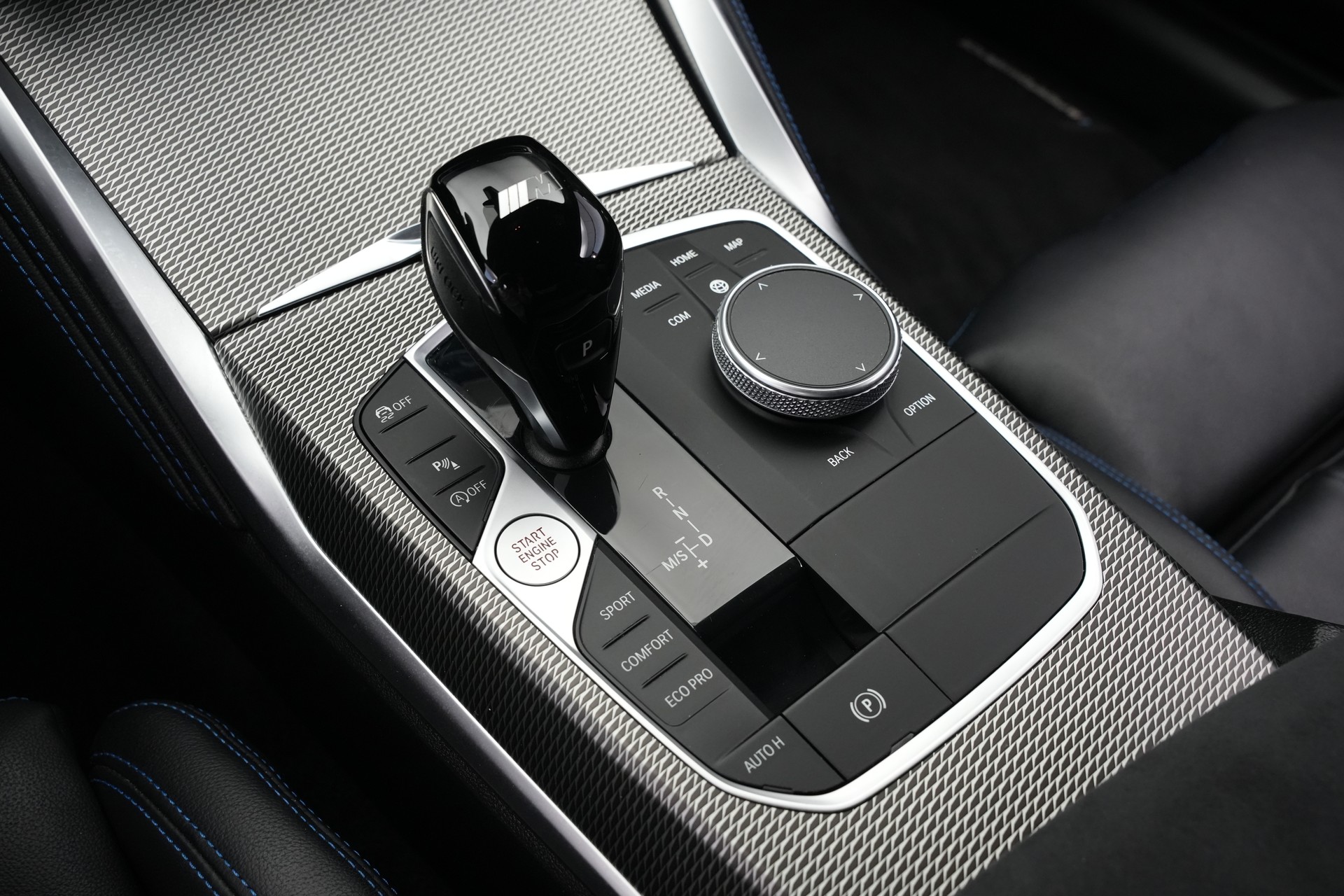 BMW M240i xDrive Steptronic *M Performance Kit* *Carbon*-image-25