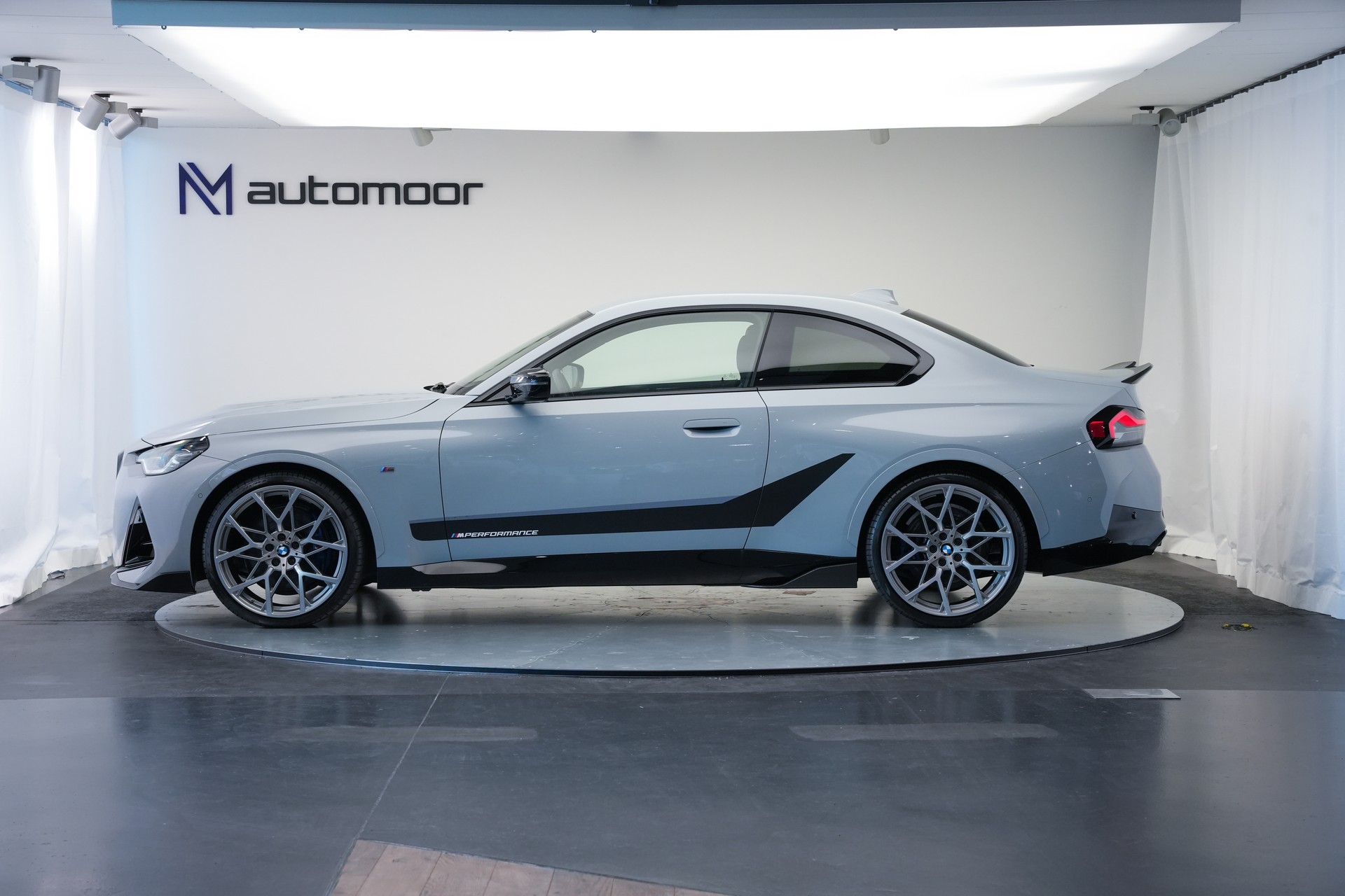 BMW M240i xDrive Steptronic *M Performance Kit* *Carbon*-image-8