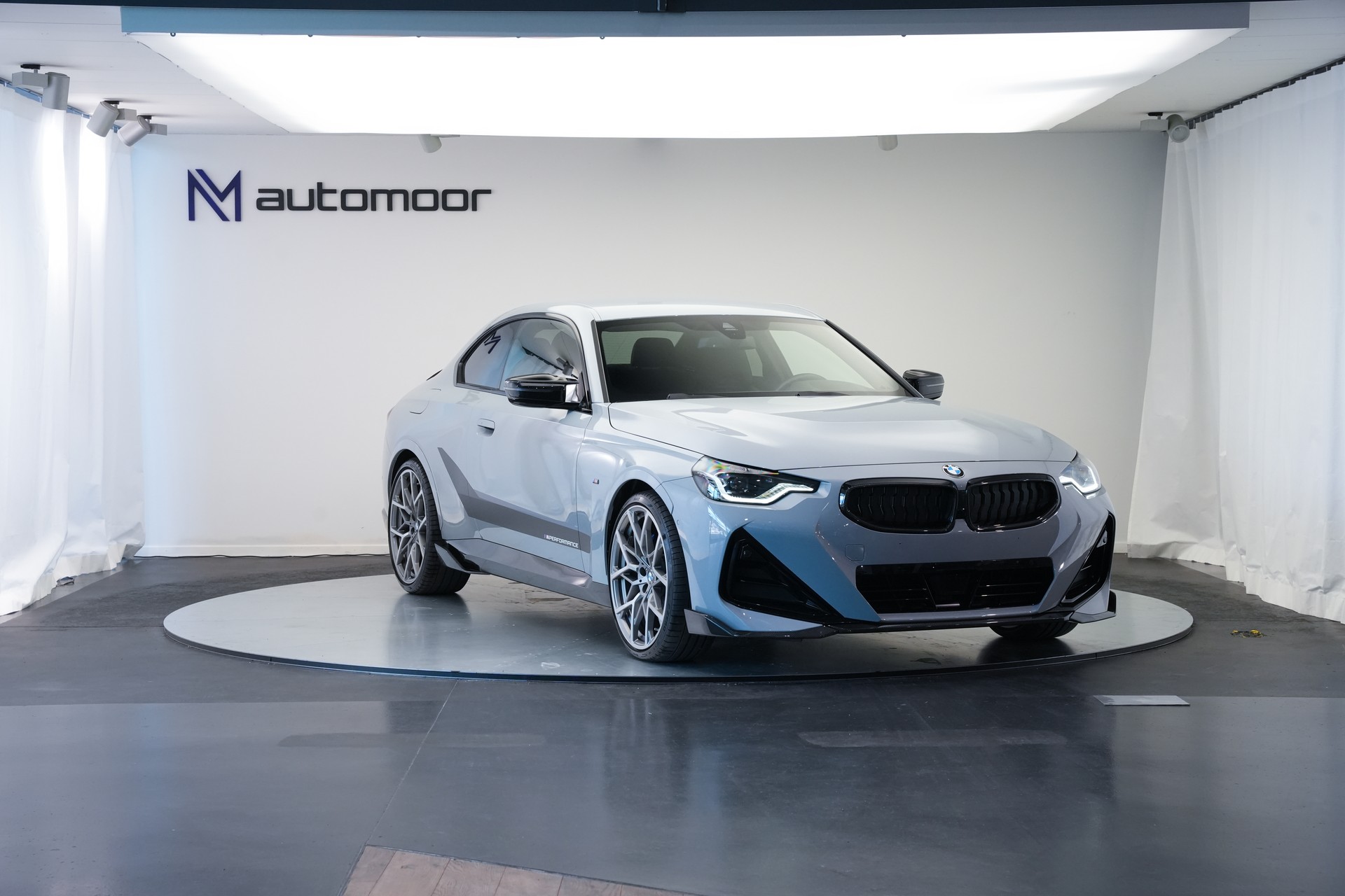 BMW M240i xDrive Steptronic *M Performance Kit* *Carbon*-showroom-element-2