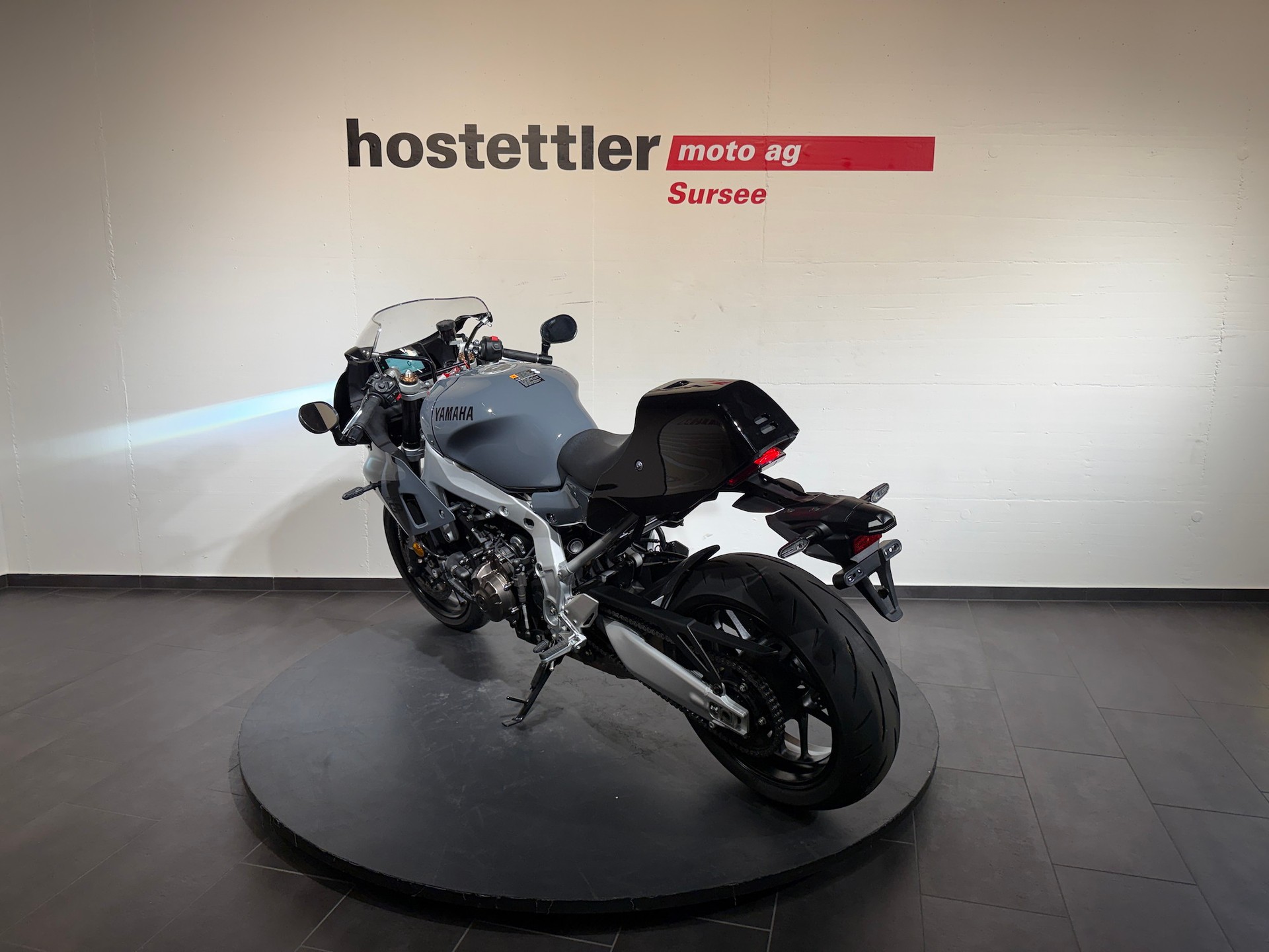 YAMAHA XSR 900 GP ABS-showroom-element-1