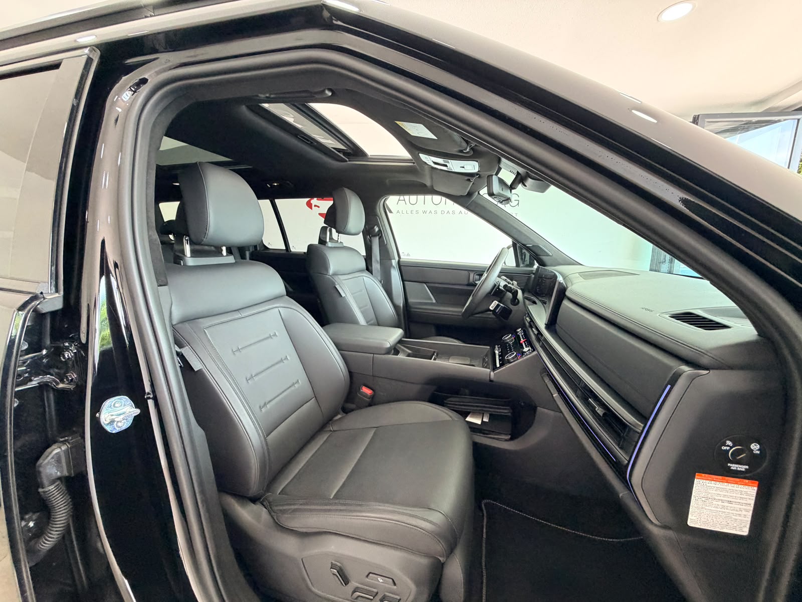 HYUNDAI Santa Fe 1.6 T-GDi HEV Calligraphy 4WD Automatic*7 Plätzer*Vollaustattung*5 Jahre Werksgarantie*CH Fahrzeug*-image-23