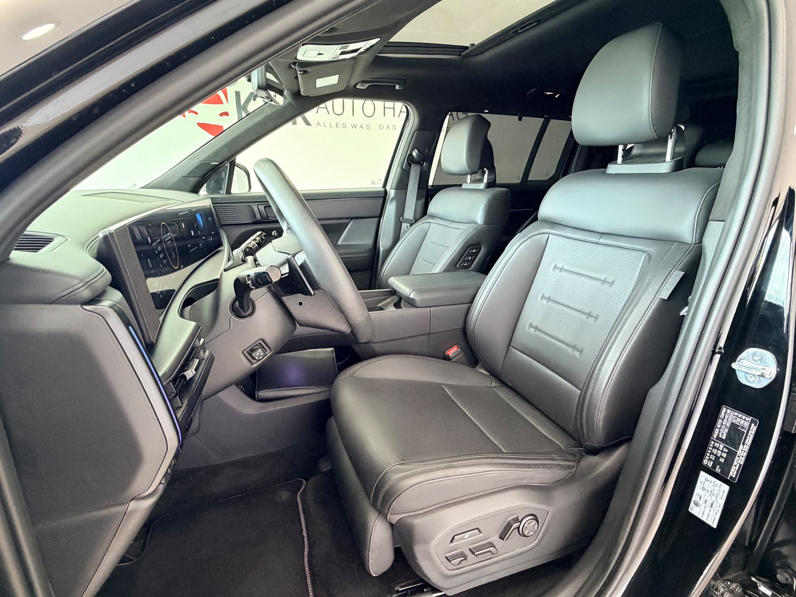 HYUNDAI Santa Fe 1.6 T-GDi HEV Calligraphy 4WD Automatic*7 Plätzer*Vollaustattung*5 Jahre Werksgarantie*CH Fahrzeug*-image-18