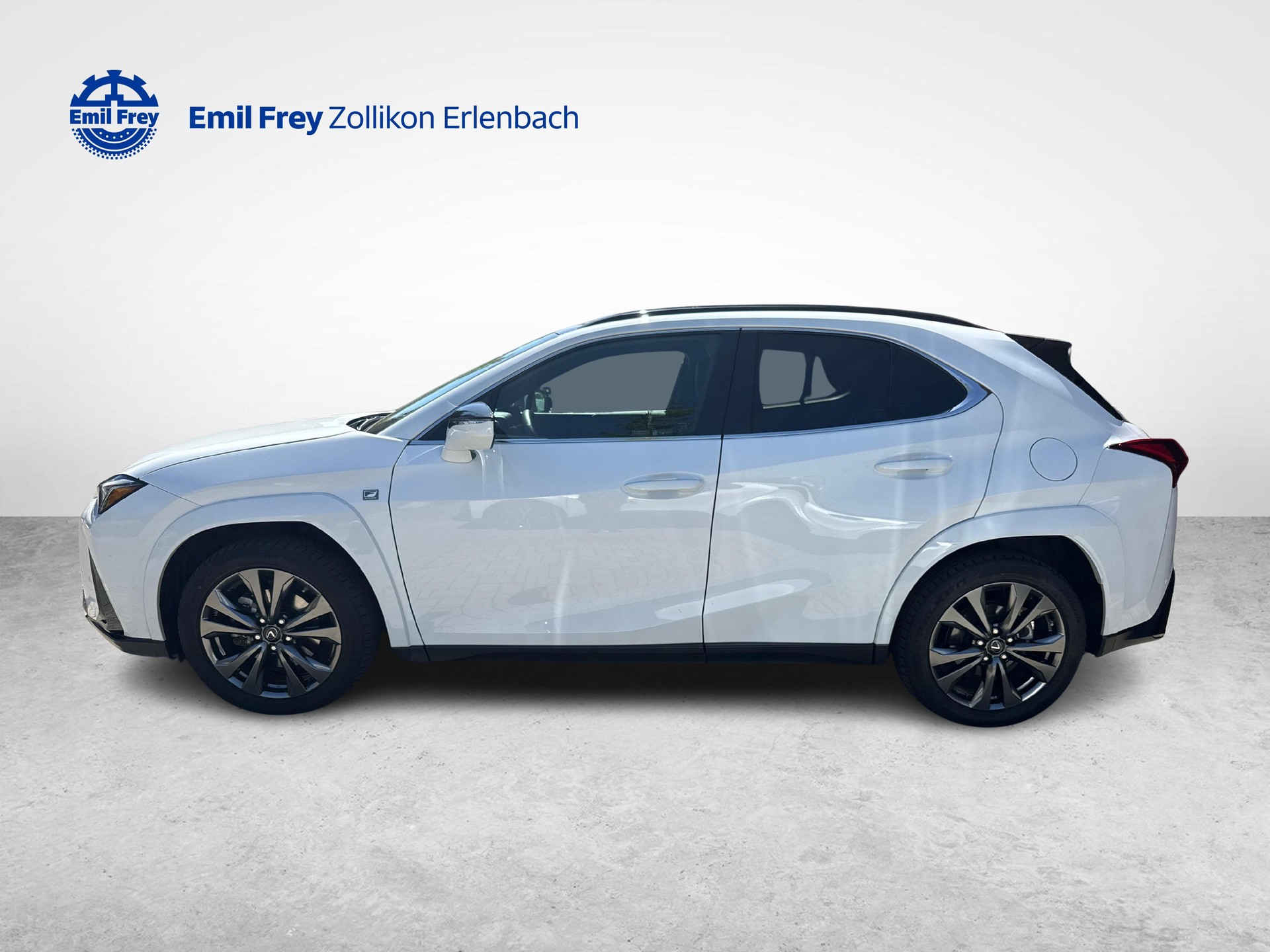 LEXUS UX 250h F-Sport-showroom-element-1
