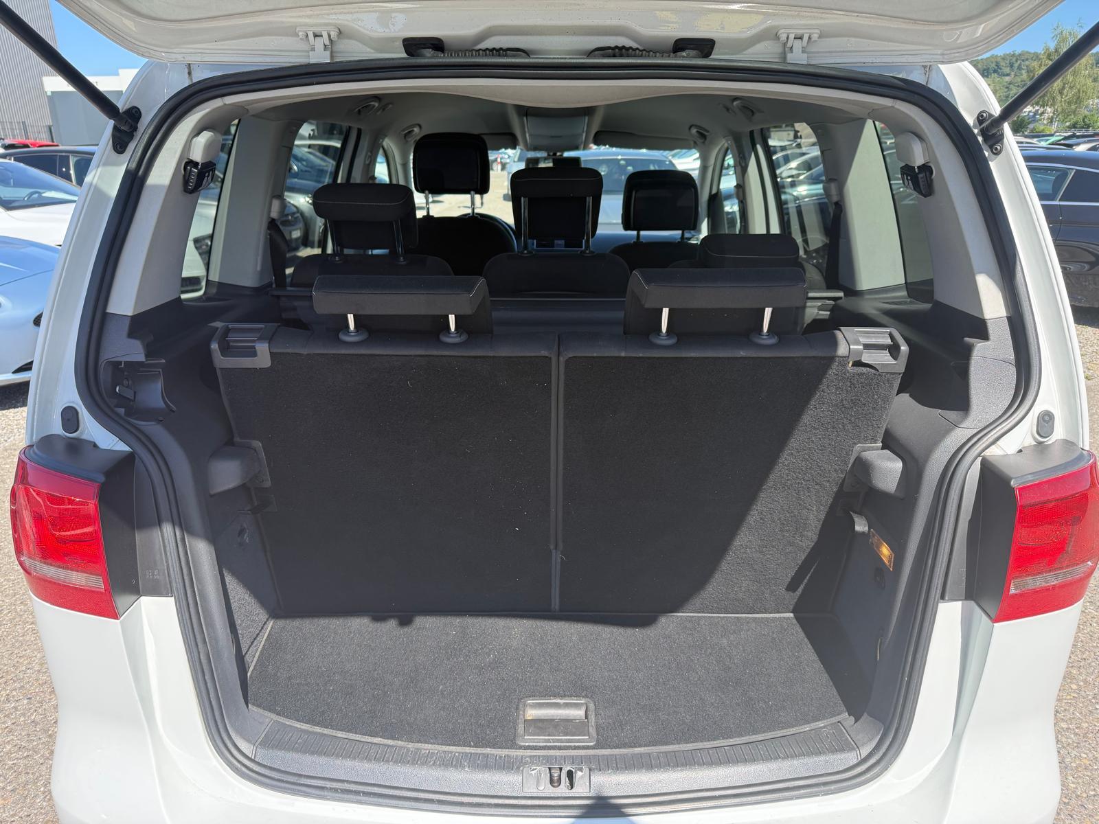 VW Touran 1.4 TSI 140 Trendline-image-10