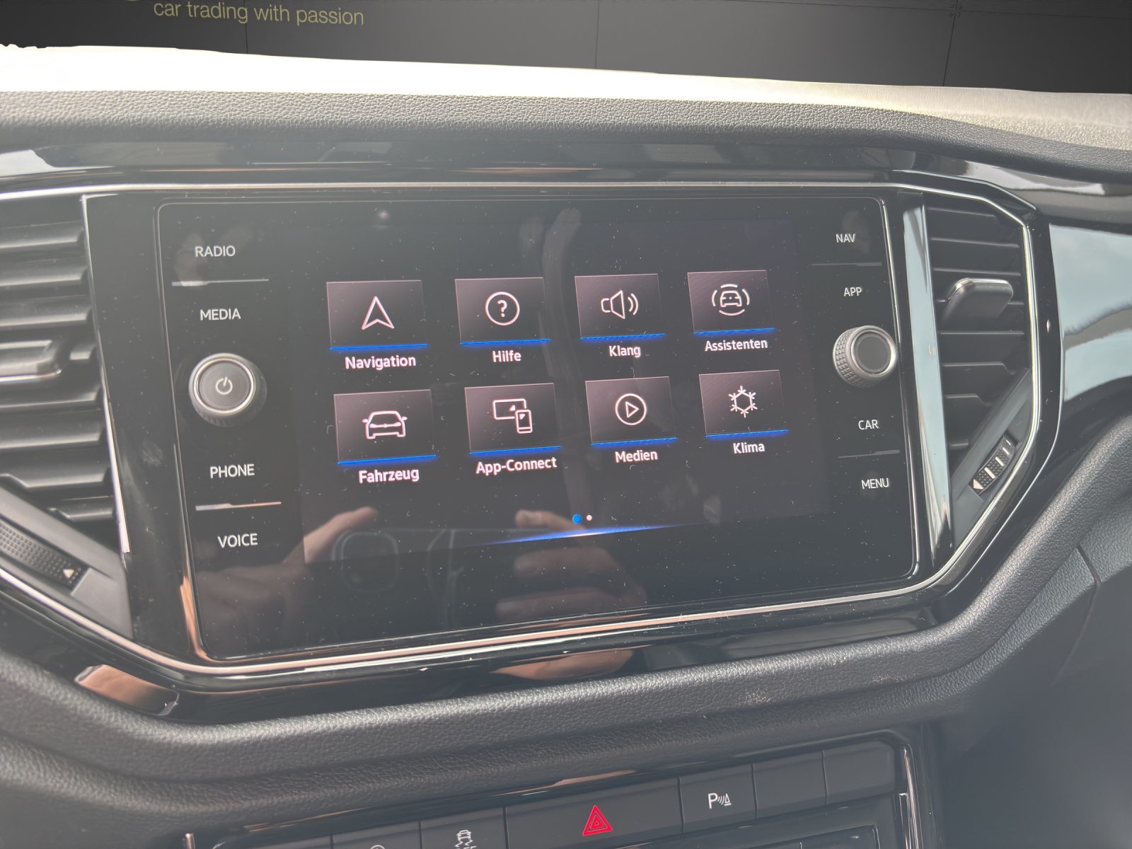 VW T-Roc 2.0 TSI R DSG 4Motion-image-8