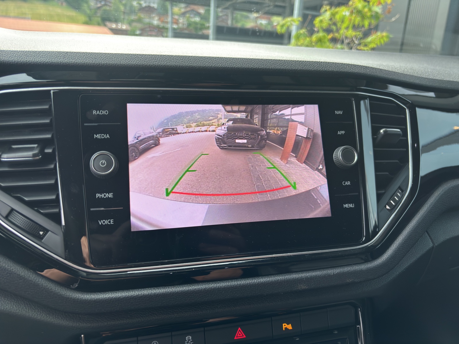 VW T-Roc 2.0 TSI R DSG 4Motion-image-6