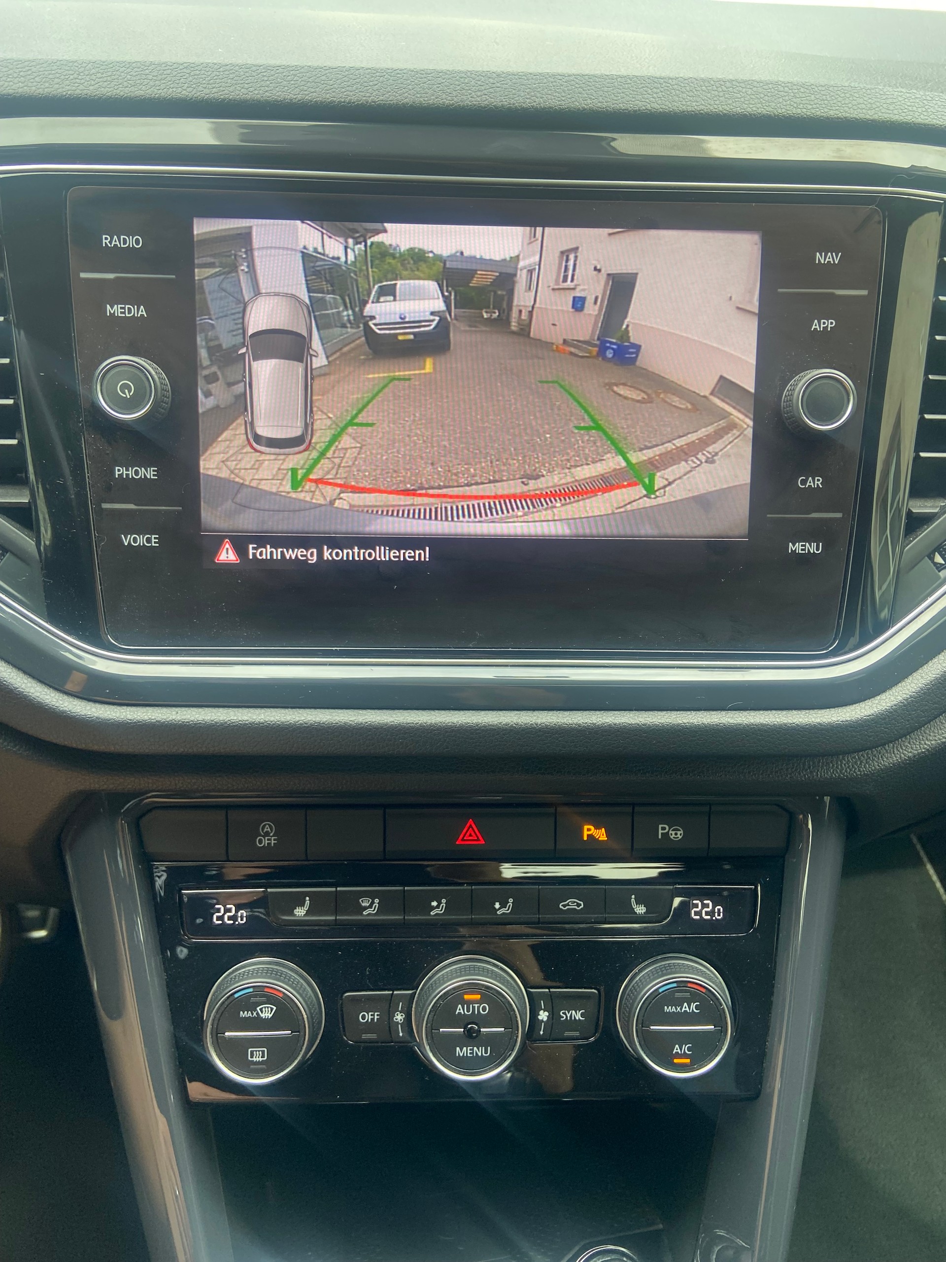 VW T-Roc 2.0 TSI Sport DSG 4Motion-image-9