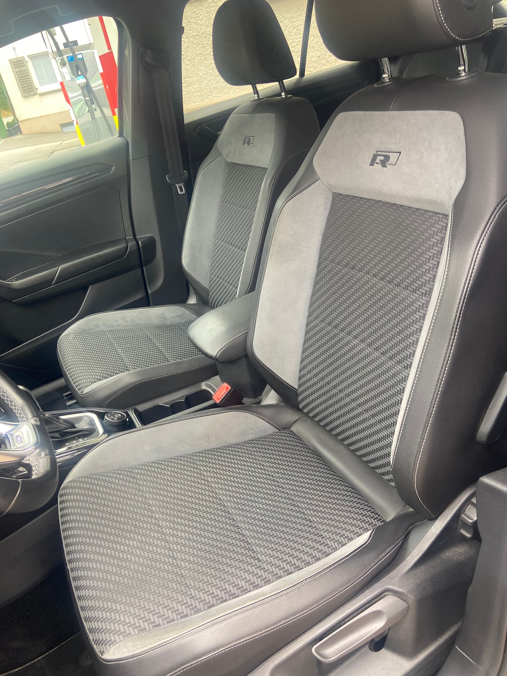 VW T-Roc 2.0 TSI Sport DSG 4Motion-image-7