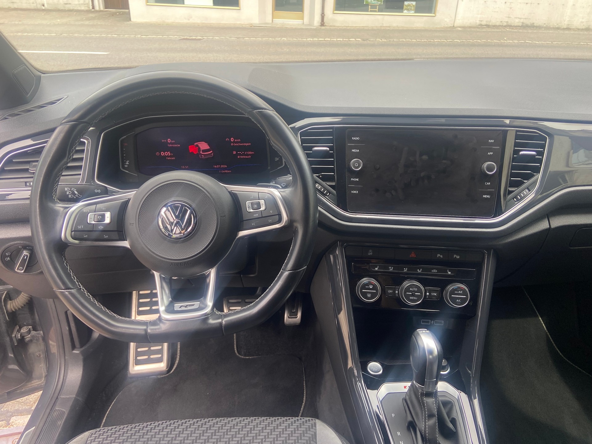 VW T-Roc 2.0 TSI Sport DSG 4Motion-image-5