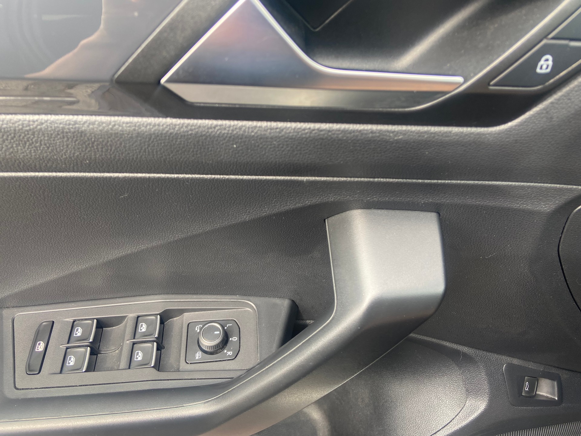 VW T-Roc 2.0 TSI Sport DSG 4Motion-image-15