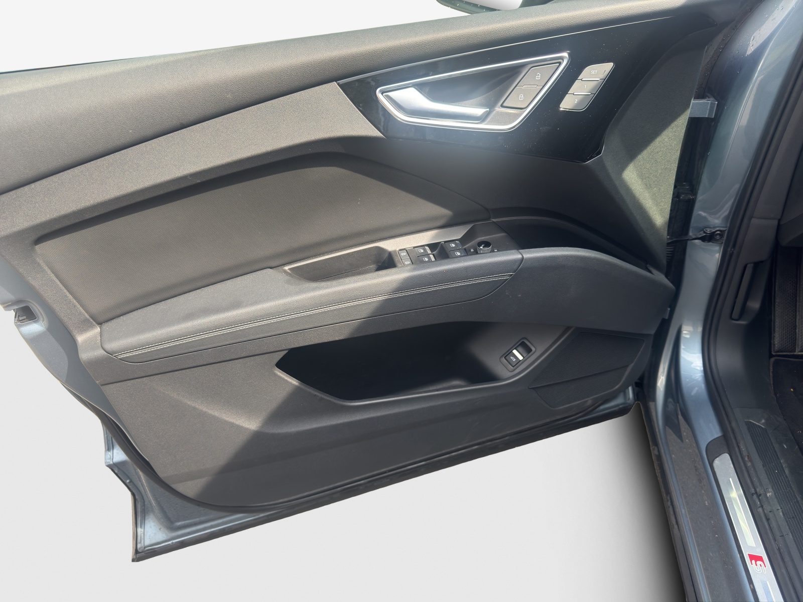 AUDI Q4 e-tron 50 quattro-image-15