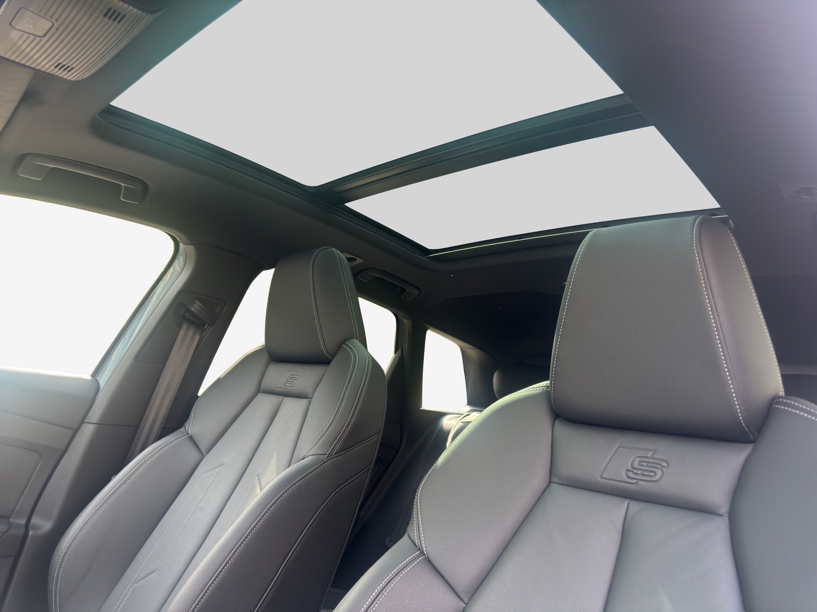 AUDI Q4 e-tron 50 quattro-image-14