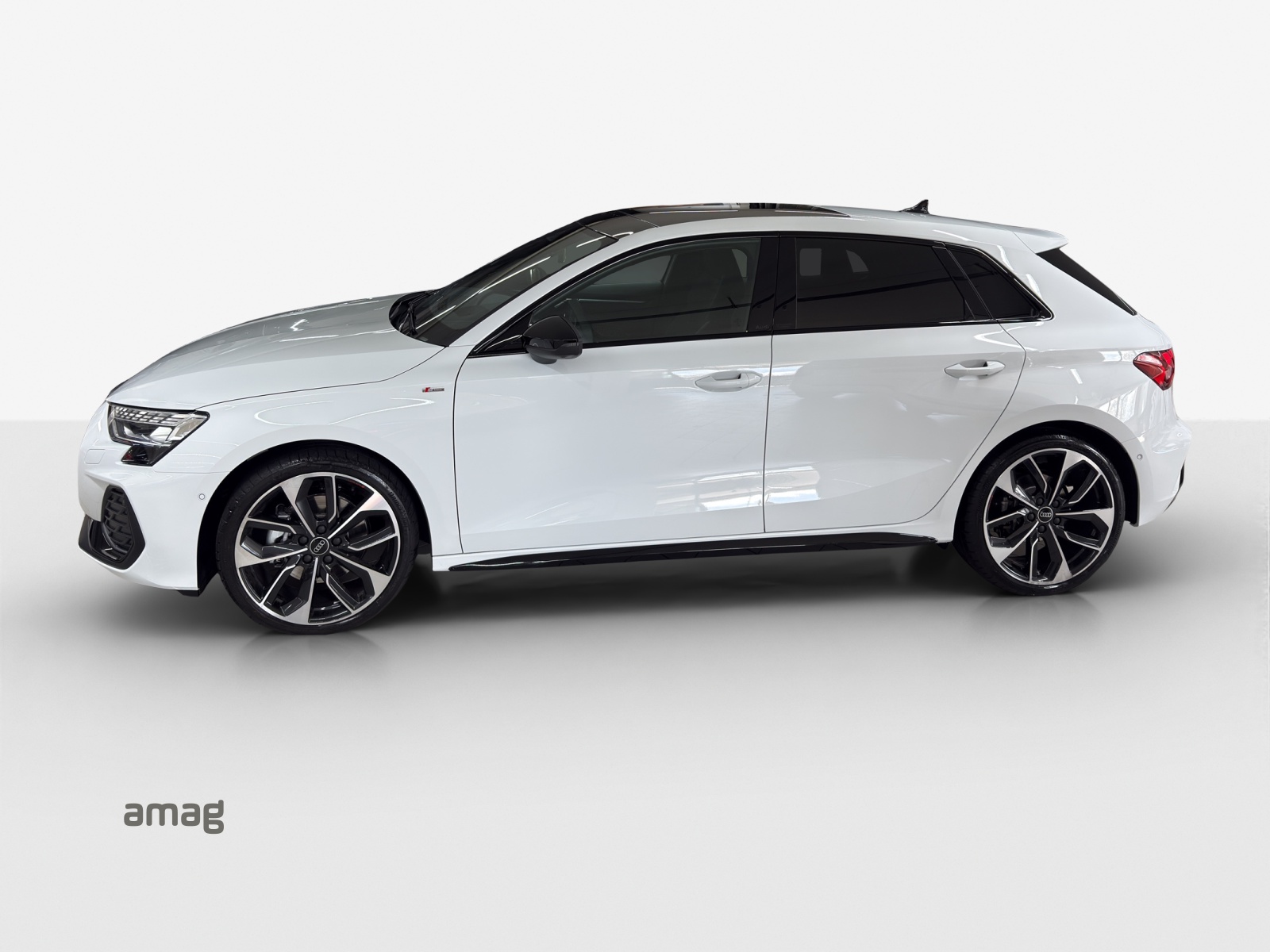 AUDI A3 Sportback TFSI 150 kW quattro S line S tronic-showroom-element-1